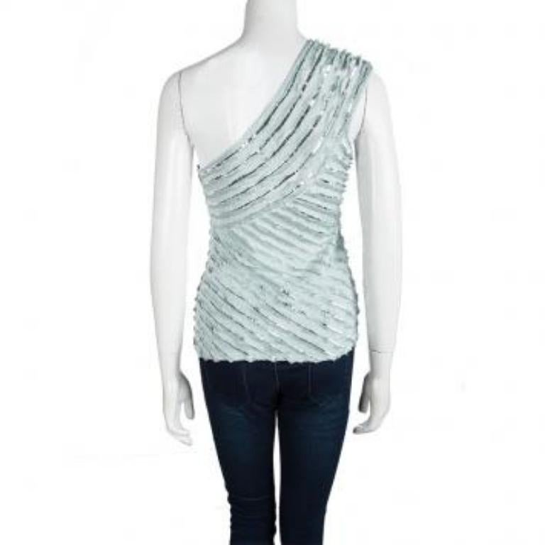 Haut asymétrique Roberto Cavalli bleu poudre orné de paillettes en vente 1