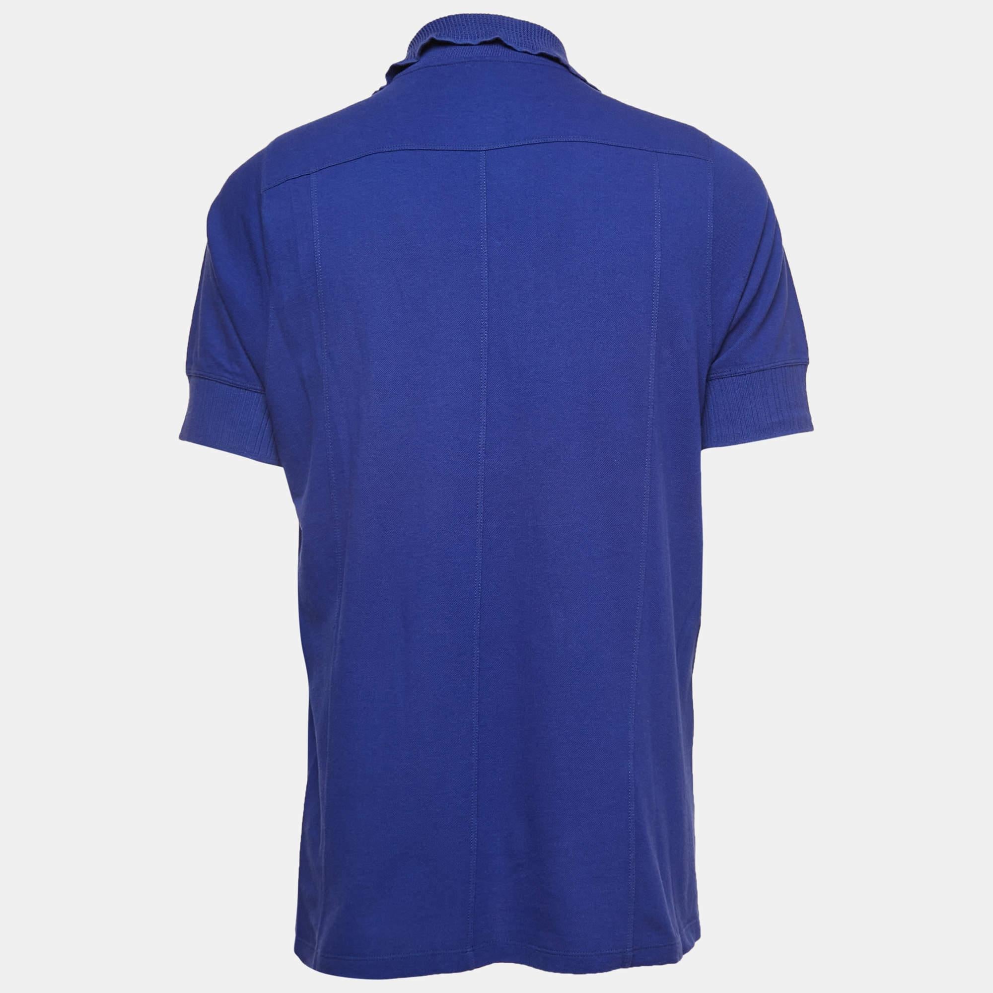 A perfect combination of comfort, luxury, and style, this designer t-shirt is a must-have piece! Made from quality materials, the creation can be styled with denim pants and sneakers for a cool look.