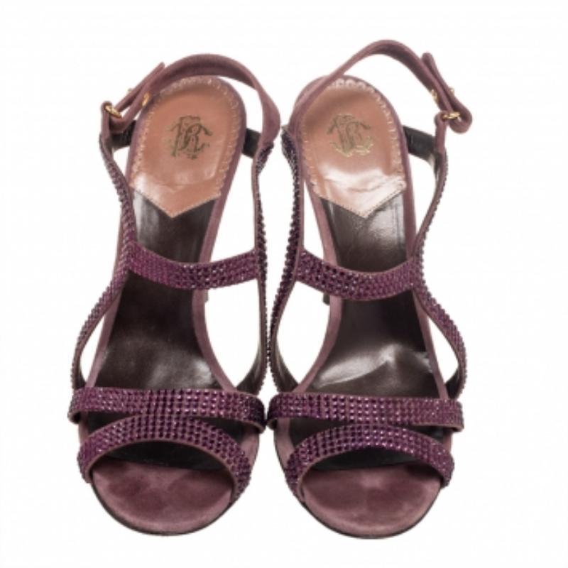 Roberto Cavalli - Sandales à lanières en daim violet ornées de cristaux, taille 40 État moyen - En vente à Dubai, Al Qouz 2