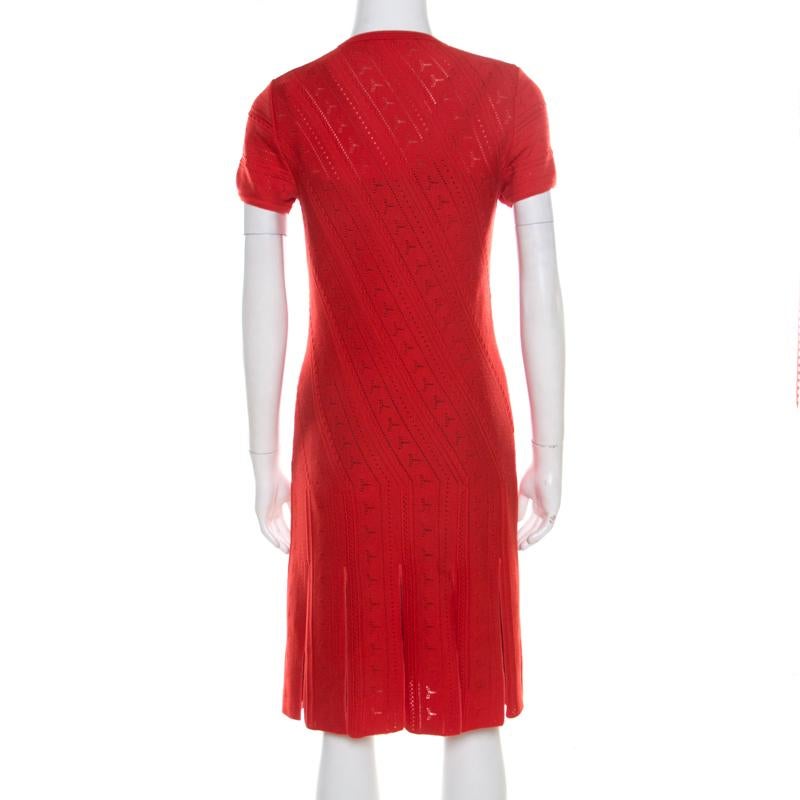 Roberto Cavalli Red Crochet Knit V Neck Godet Dress M In Good Condition For Sale In Dubai, Al Qouz 2