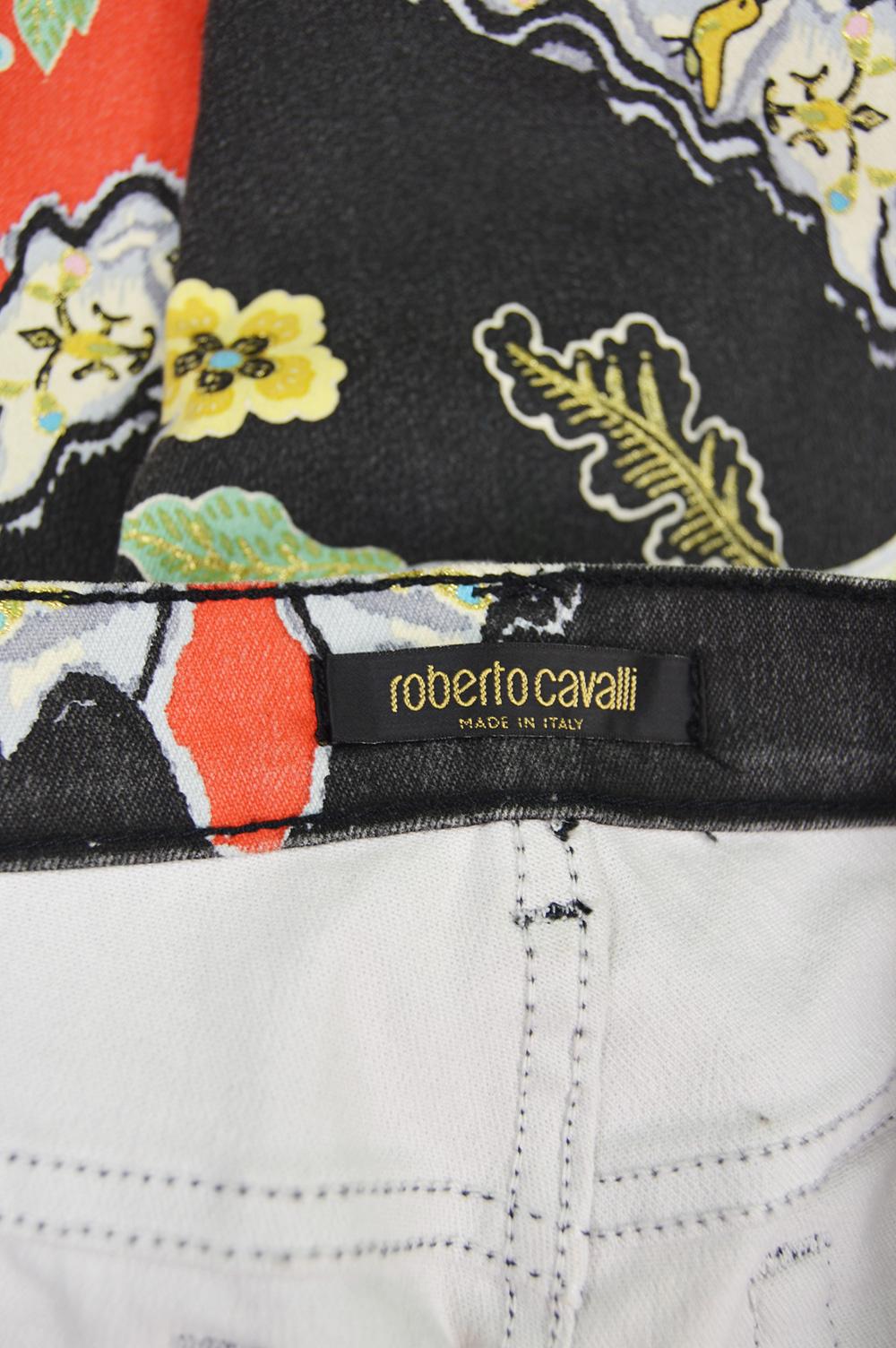 Roberto Cavalli Jeans mit rotem Blumendruck im Angebot 6