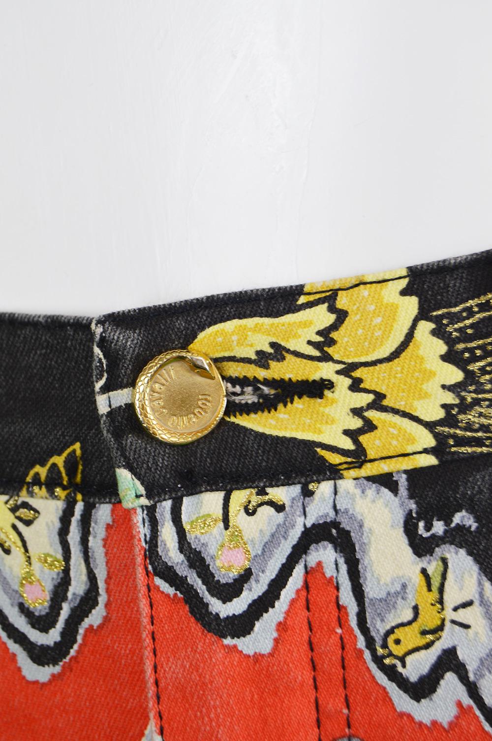 Roberto Cavalli Jeans mit rotem Blumendruck im Angebot 1
