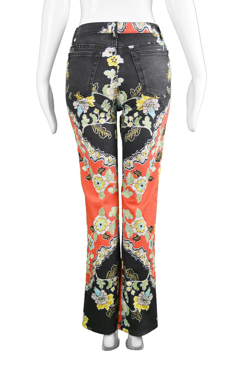 Roberto Cavalli Jeans mit rotem Blumendruck im Angebot 4