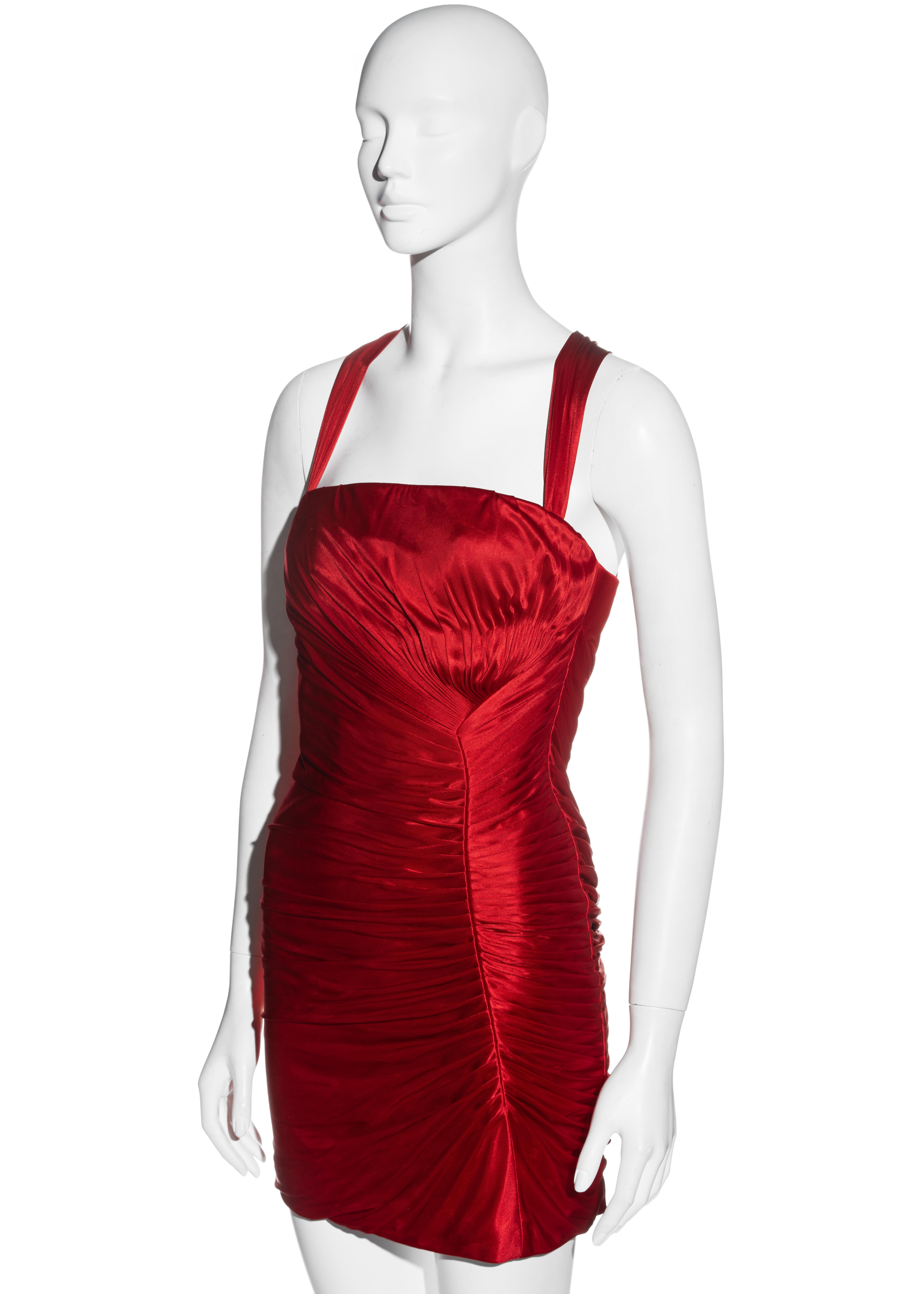Roberto Cavalli minivestido de noche de viscosa plisada roja, c. 2000 en Bueno Estado en London, GB