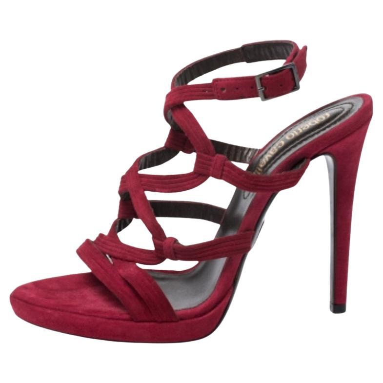 Roberto Cavalli Riemchensandalen aus rotem Wildleder Größe 37 im Angebot
