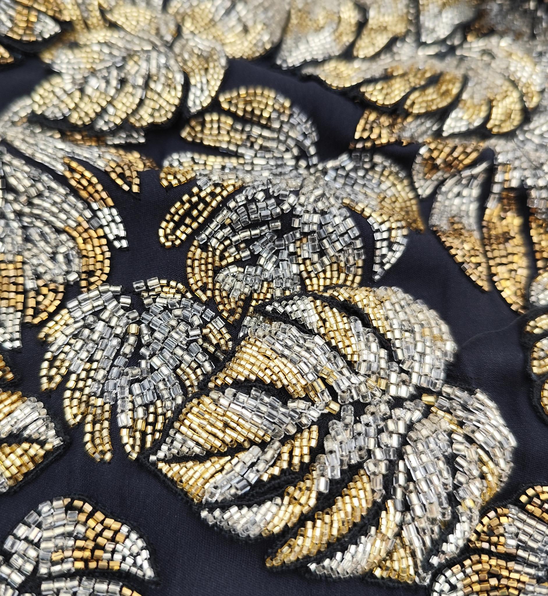Roberto Cavalli Resort 2016 - Robe en soie noire à dos ouvert, ornée de perles argentées. en vente 9