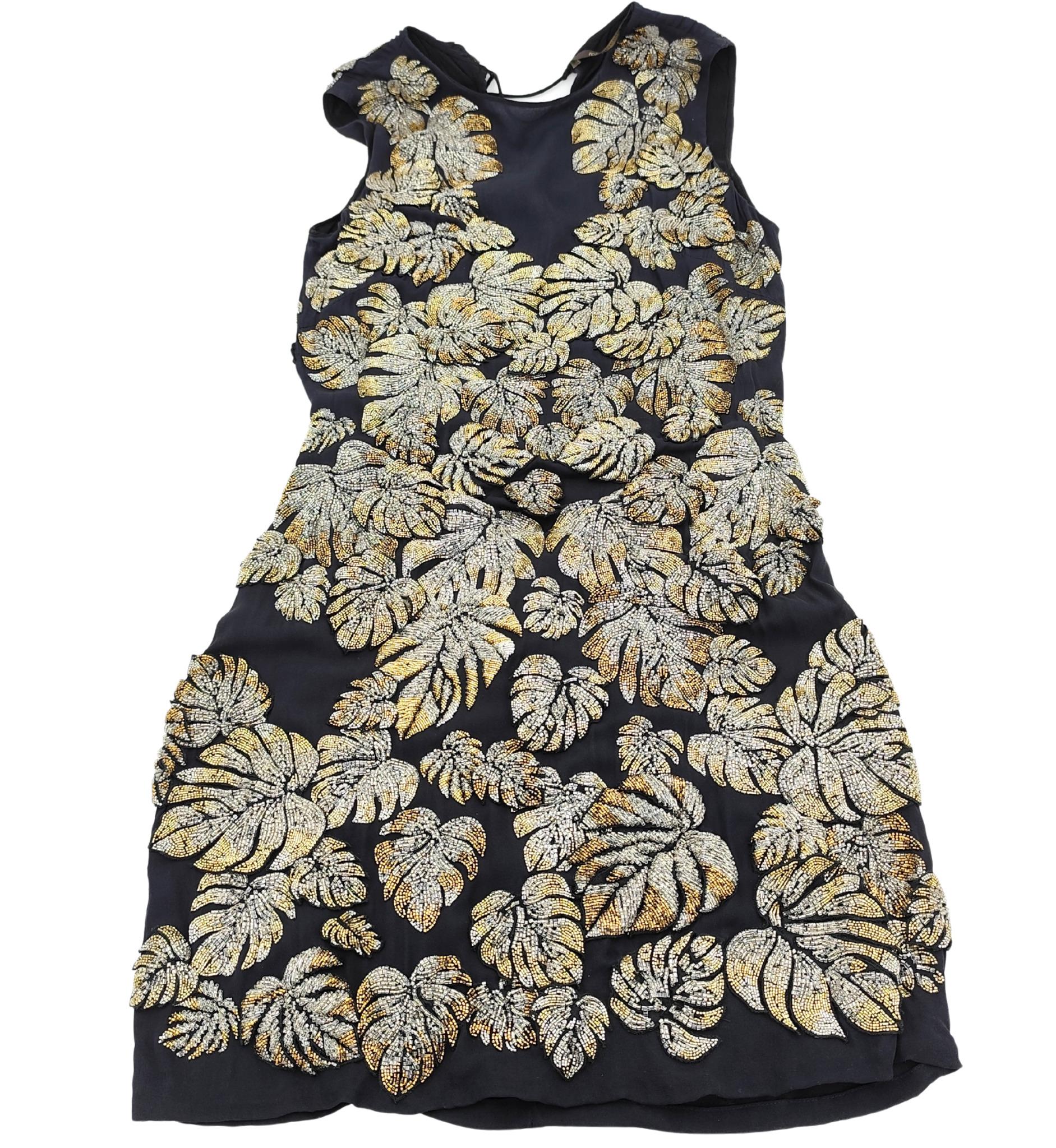 Roberto Cavalli Resort 2016 - Robe en soie noire à dos ouvert, ornée de perles argentées. en vente 1