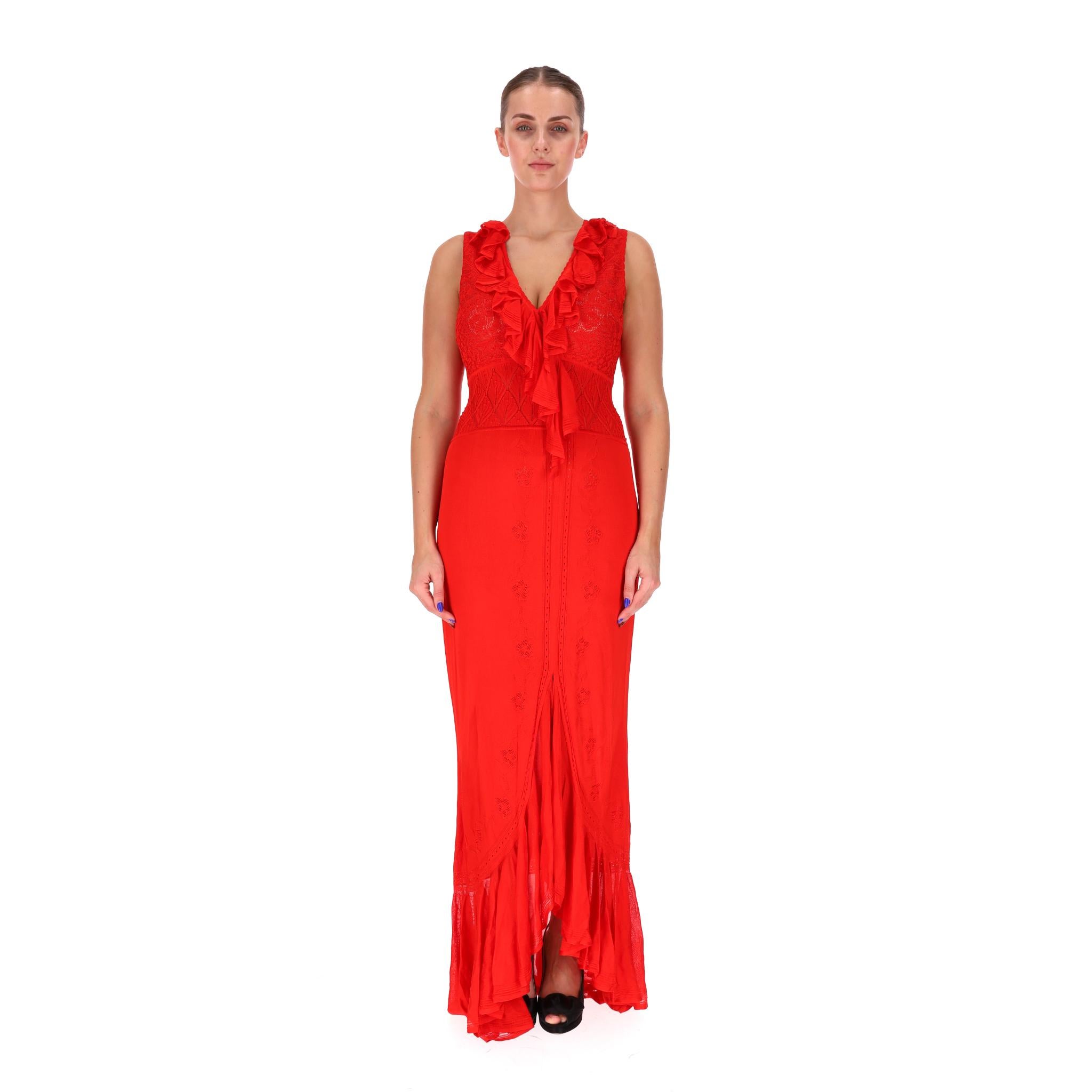 Roberto Cavalli - Vestito lungo con volant e abbellito

Abito in viscosa rosso vibrante con scollo a V con bordi a balze e inserti in pizzo.

Caratterizzato da una silhouette aderente con gonna lunga e svasata con volant.

Prezzo di listino circa