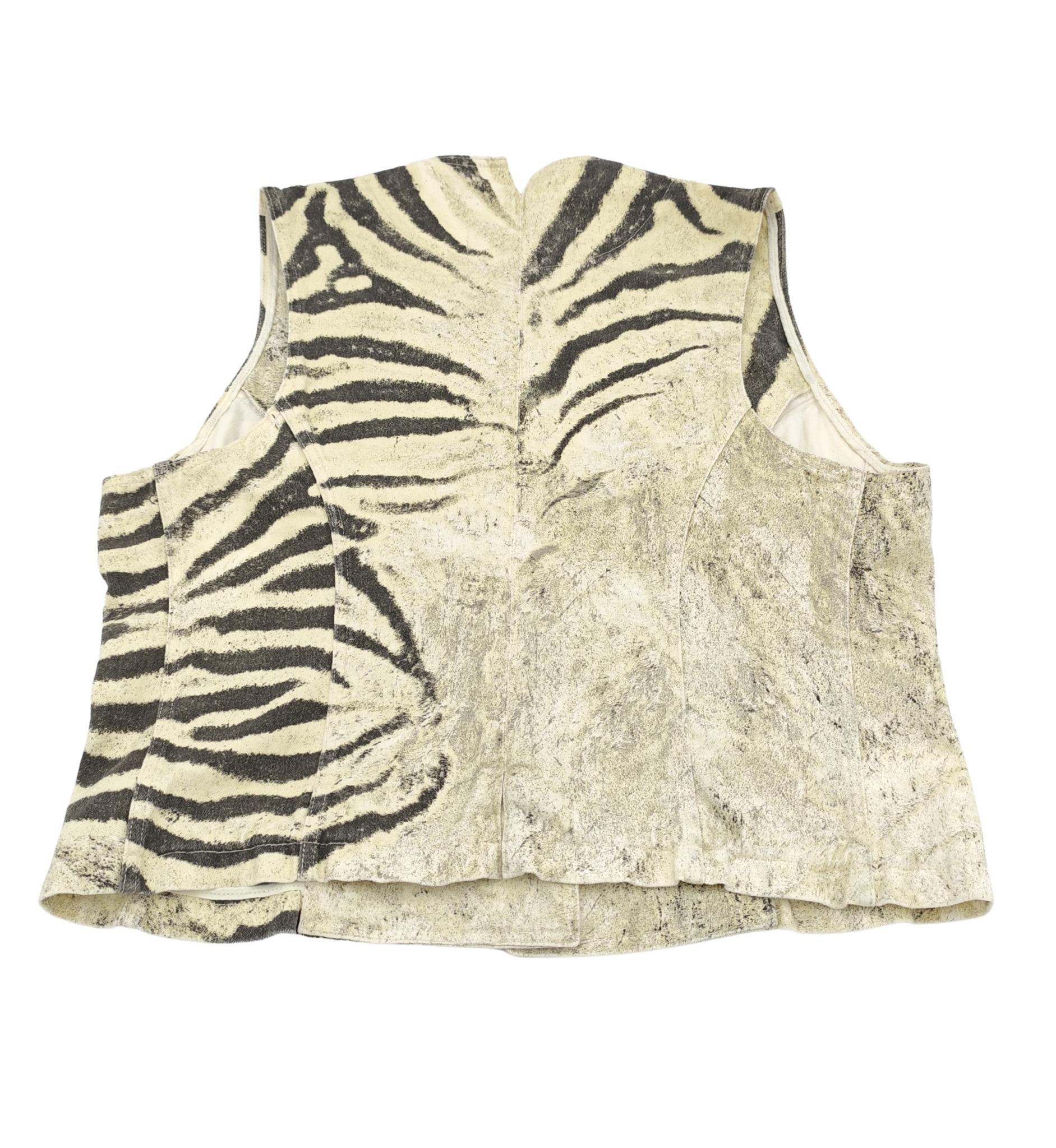 Roberto Cavalli S/S 1999 chaleco vaquero con estampado de cebra en venta 7