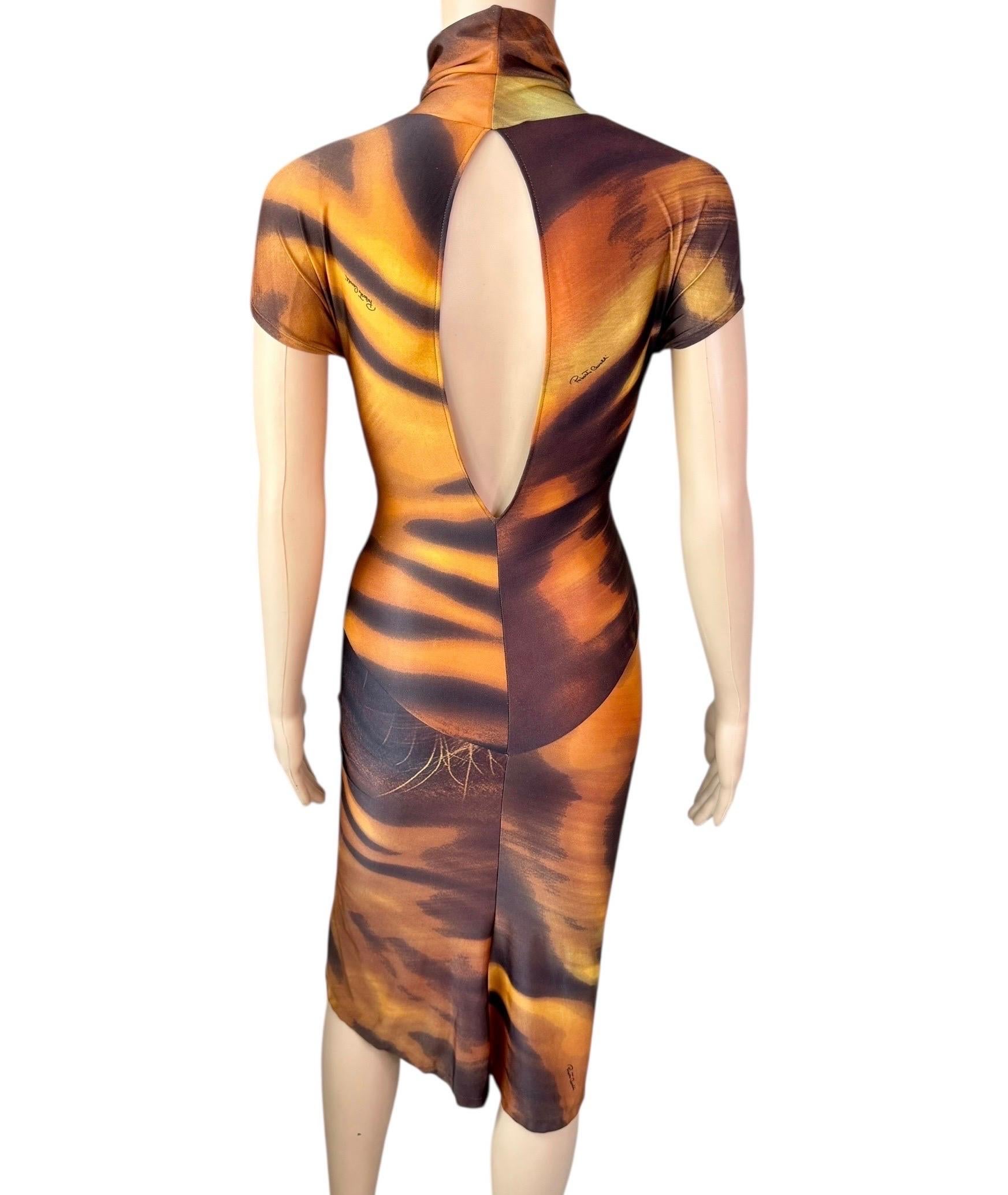 Roberto Cavalli F/S 2000 Rollkragenpullover mit Ausschnitt und Tiger-Tierdruck und Midikleid mit Ausschnitt (Beige) im Angebot