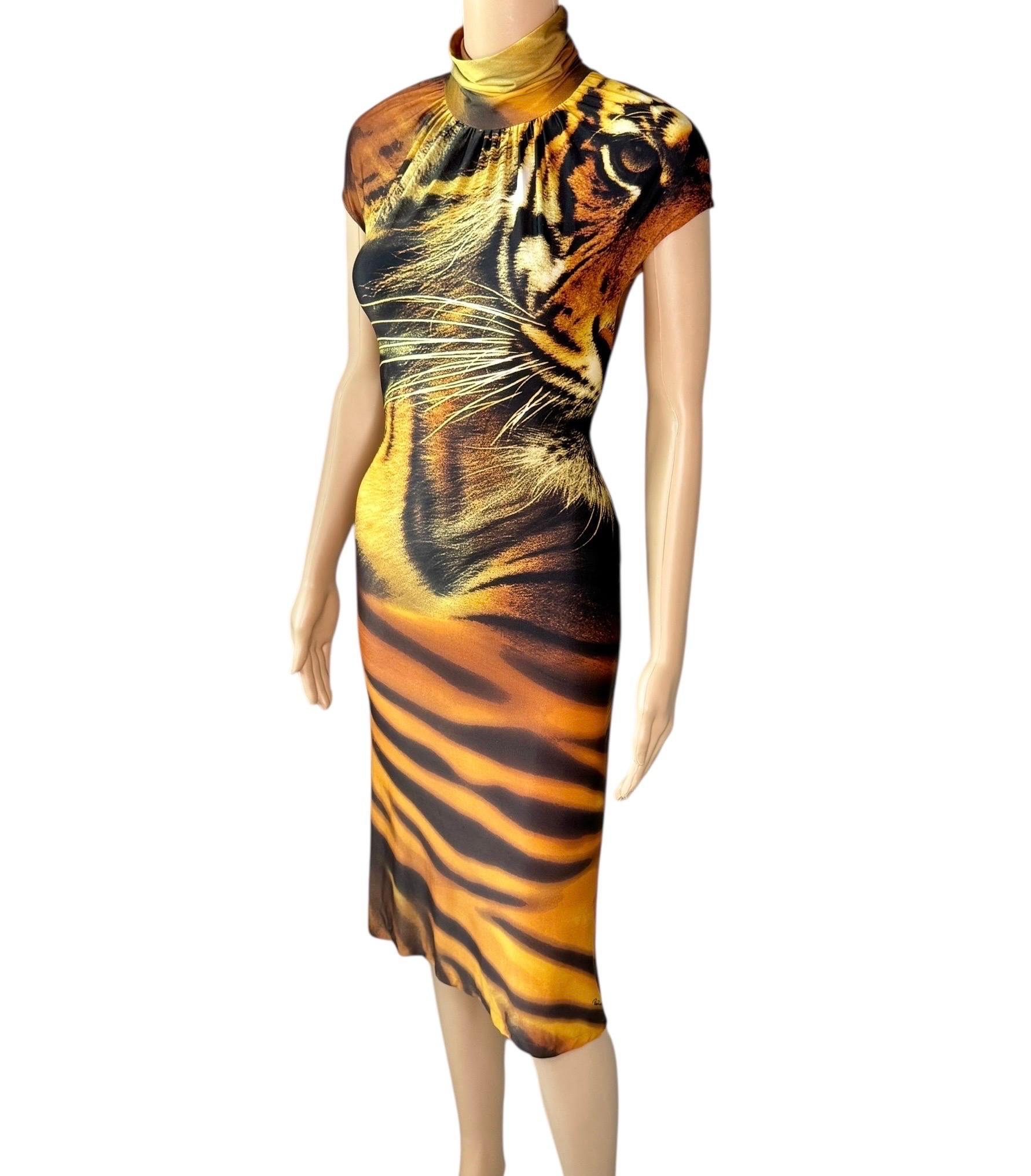 Roberto Cavalli F/S 2000 Rollkragenpullover mit Ausschnitt und Tiger-Tierdruck und Midikleid mit Ausschnitt im Zustand „Gut“ im Angebot in Naples, FL