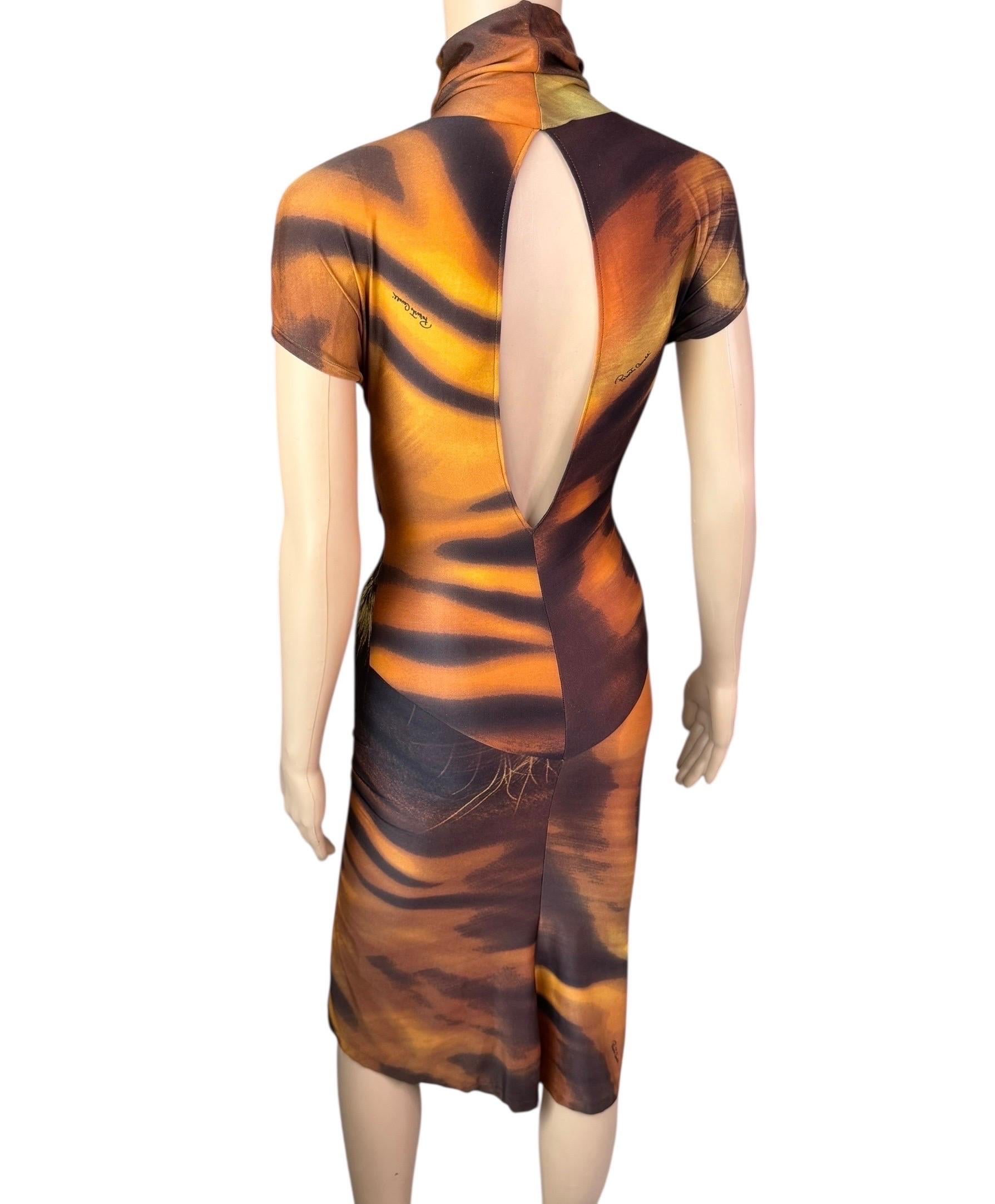 Roberto Cavalli F/S 2000 Rollkragenpullover mit Ausschnitt und Tiger-Tierdruck und Midikleid mit Ausschnitt Damen im Angebot