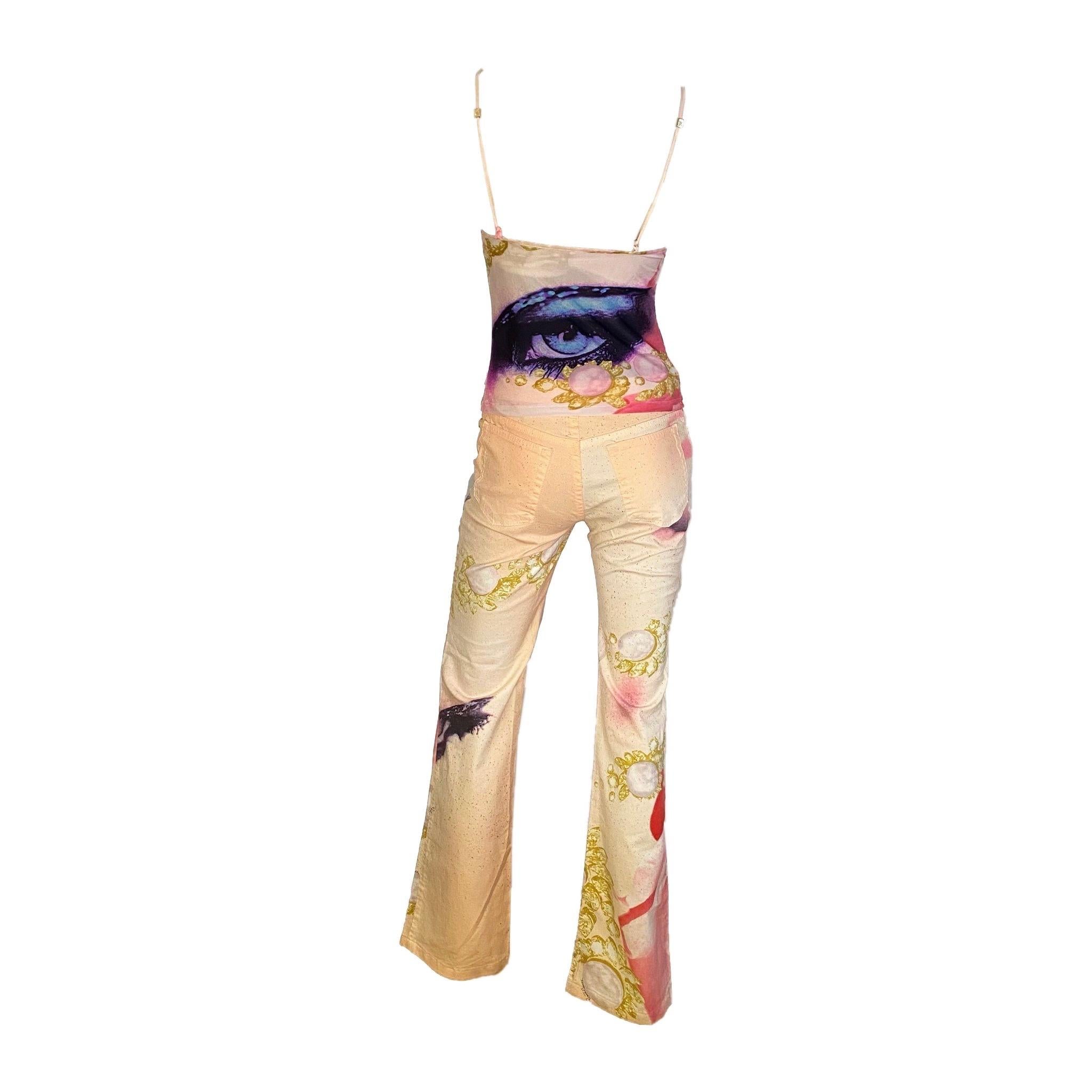 Roberto Cavalli Set bestehend aus einem asymmetrischen Oberteil aus Polyamid und einer dazu passenden glitzernden Baumwollhose mit dem kultigen Liz Taylor 