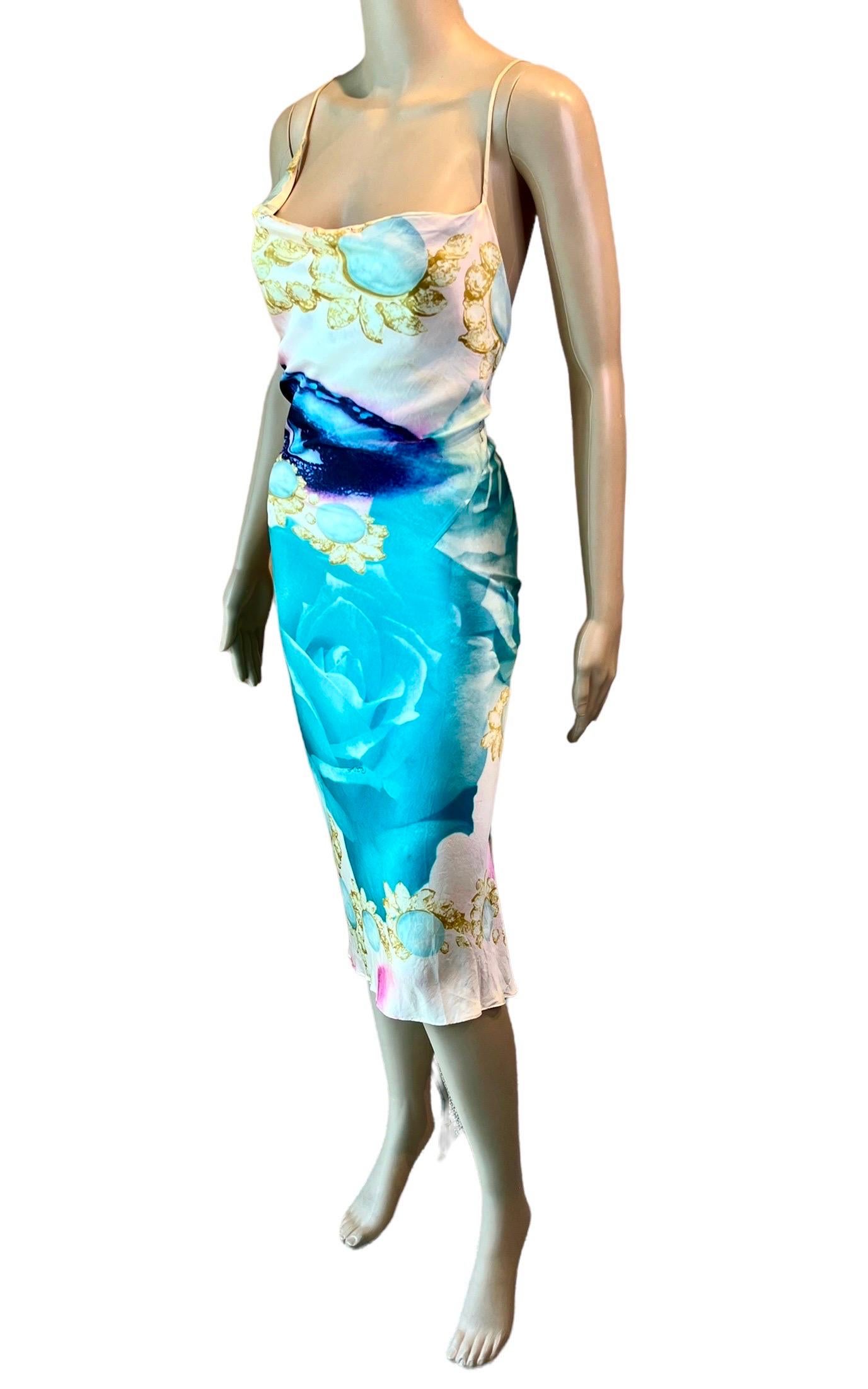 Roberto Cavalli - Robe de soirée en soie à imprimé œillets et coupe en biais, issue d'un défilé printemps-été 2001 en vente 1