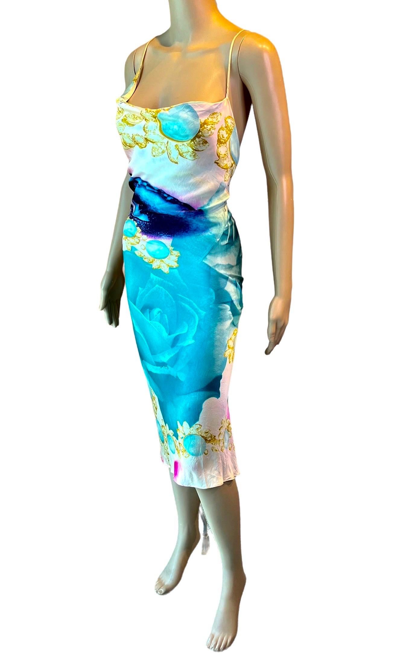 Roberto Cavalli - Robe de soirée en soie à imprimé œillets et coupe en biais, issue d'un défilé printemps-été 2001 en vente 3
