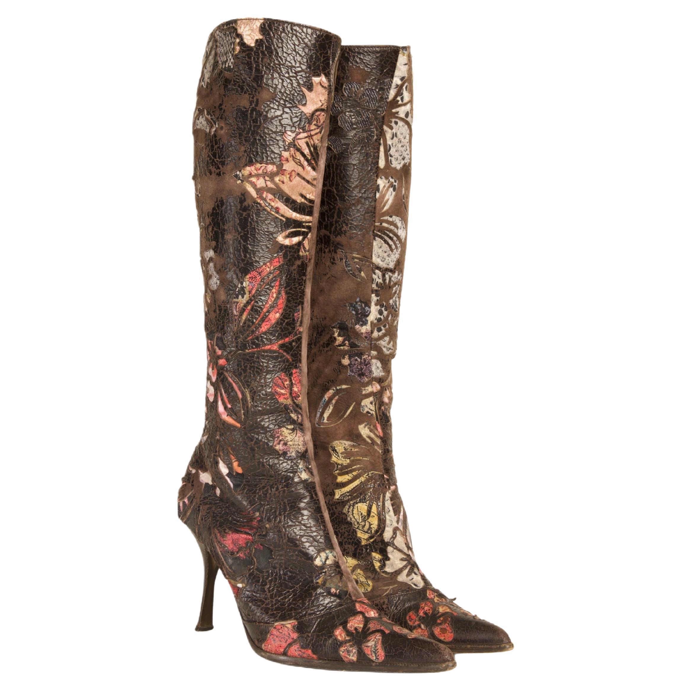 Roberto Cavalli S/S 2002 Botas de piel de ante con flores marrones