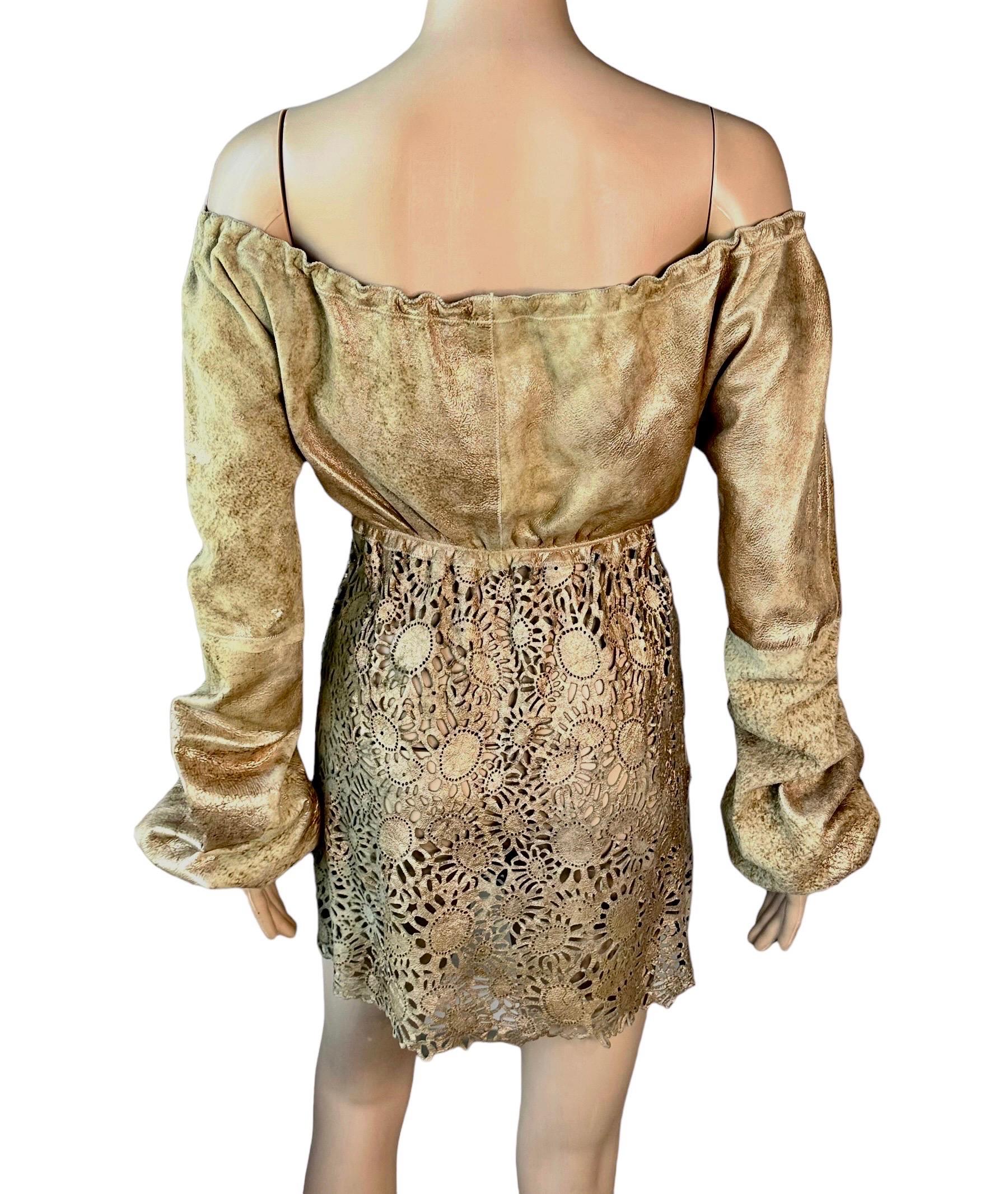 Roberto Cavalli, mini-robe de défilé S/S 2002 en cuir métallisé à épaules dénudées et à œillets Pour femmes en vente