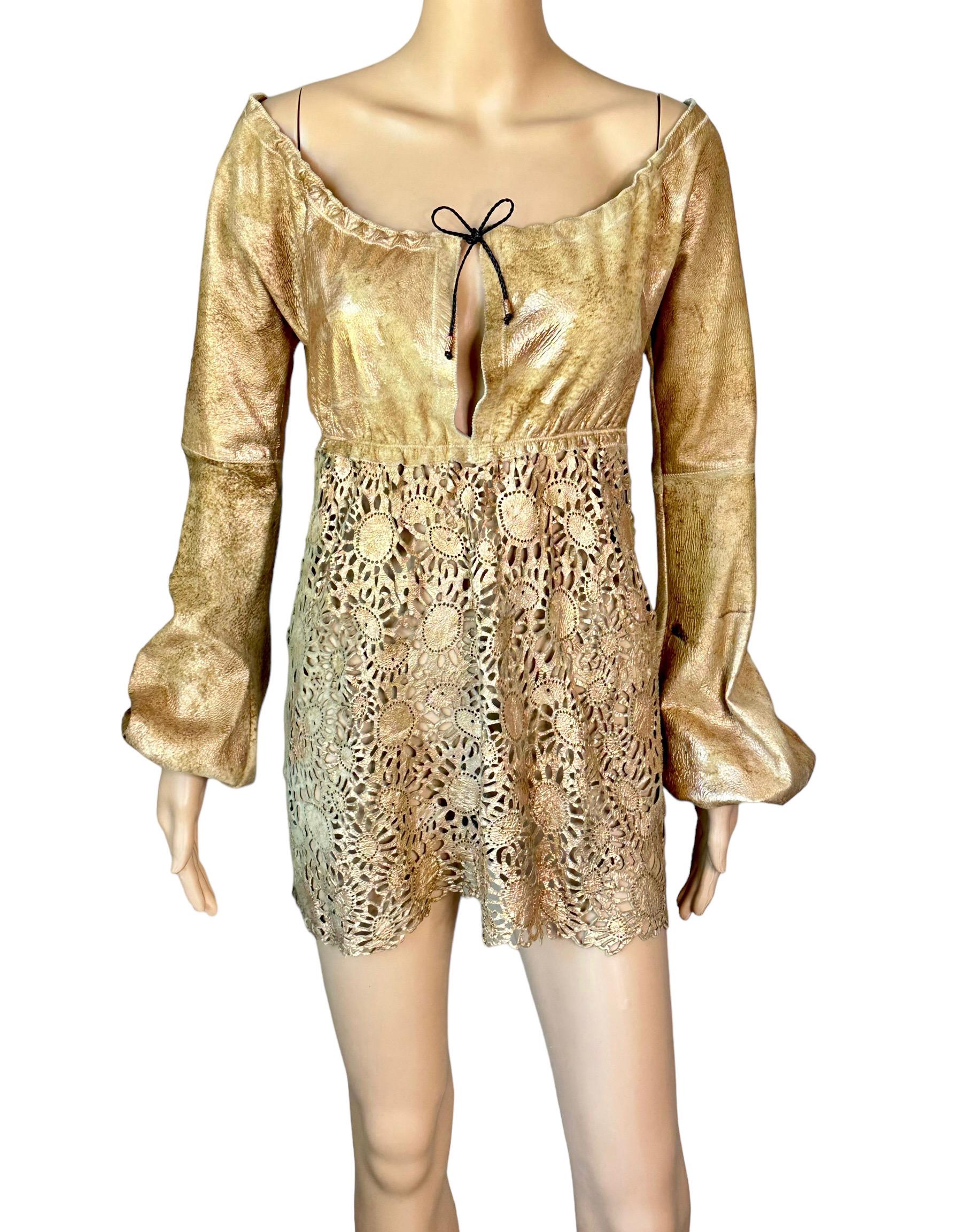 Roberto Cavalli, mini-robe de défilé S/S 2002 en cuir métallisé à épaules dénudées et à œillets en vente 1