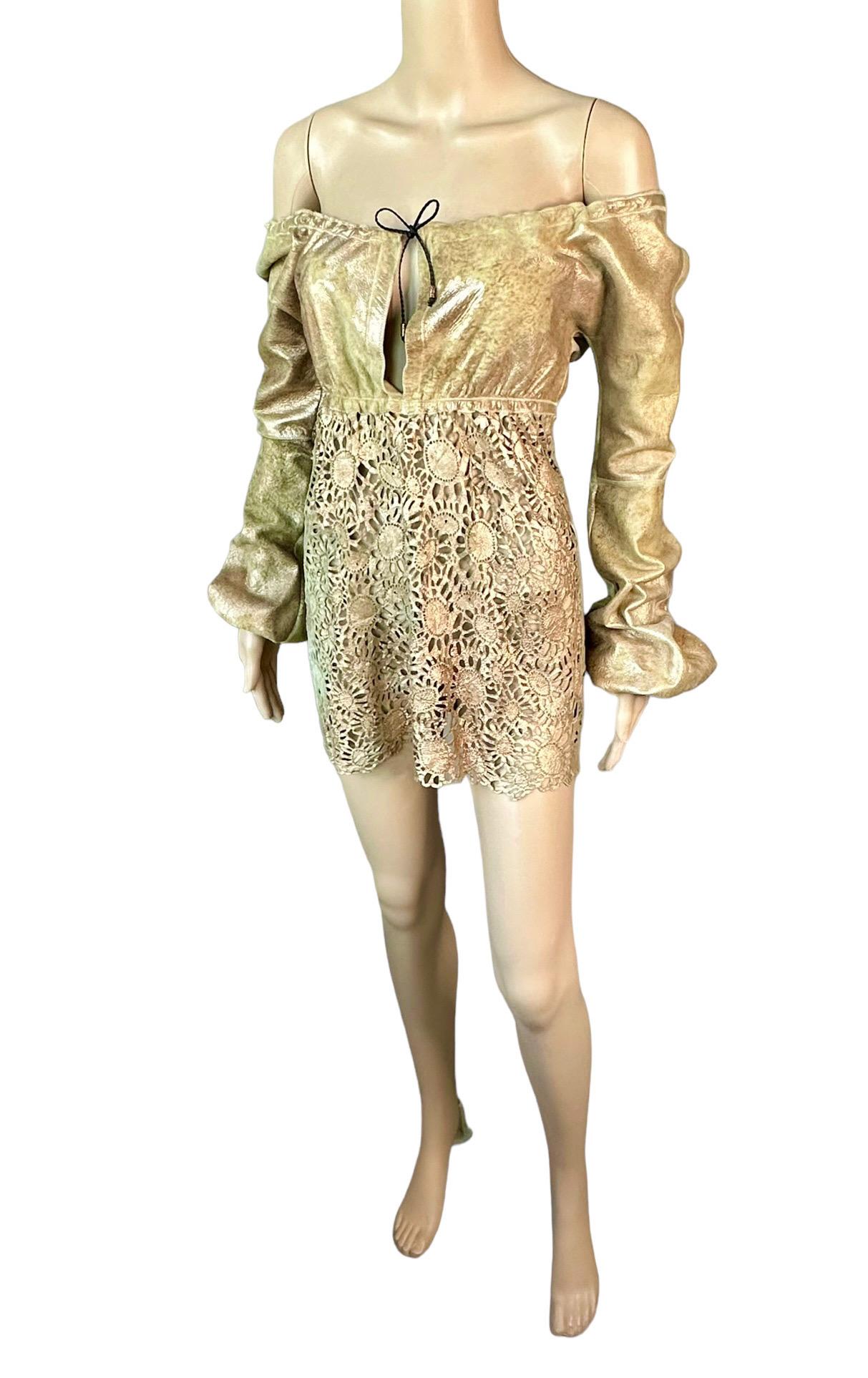 Roberto Cavalli, mini-robe de défilé S/S 2002 en cuir métallisé à épaules dénudées et à œillets en vente 2