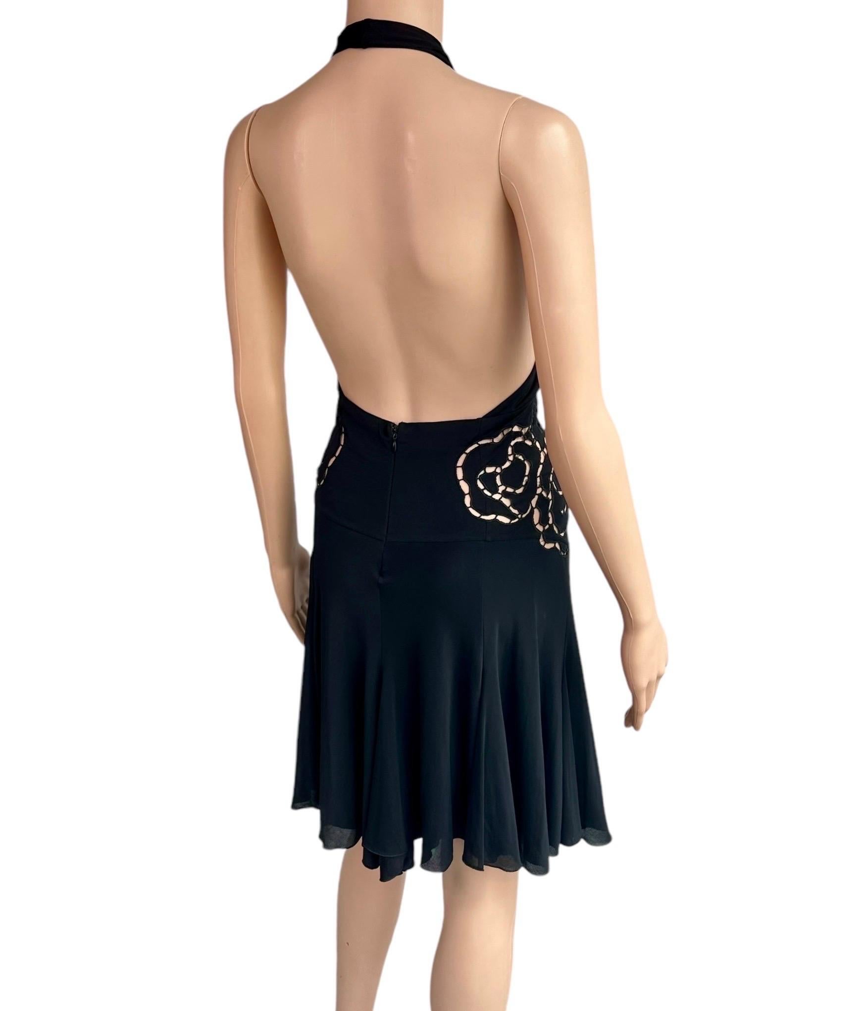 Roberto Cavalli - Passerella P/E 2002 - Mini Abito in Seta Nero con Scollo a Tuffo e Ritaglio in vendita 9