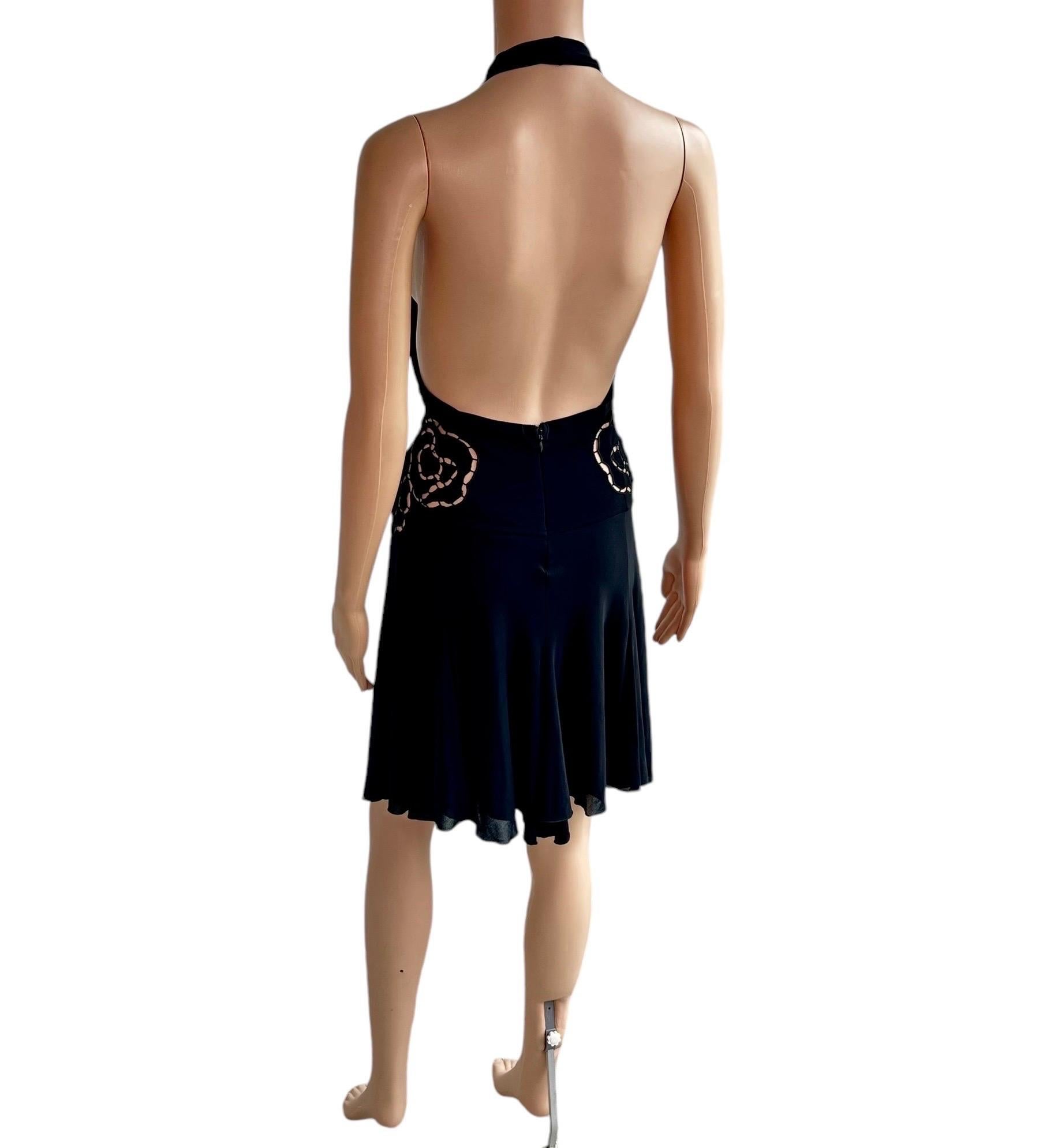 Roberto Cavalli - Passerella P/E 2002 - Mini Abito in Seta Nero con Scollo a Tuffo e Ritaglio in vendita 11