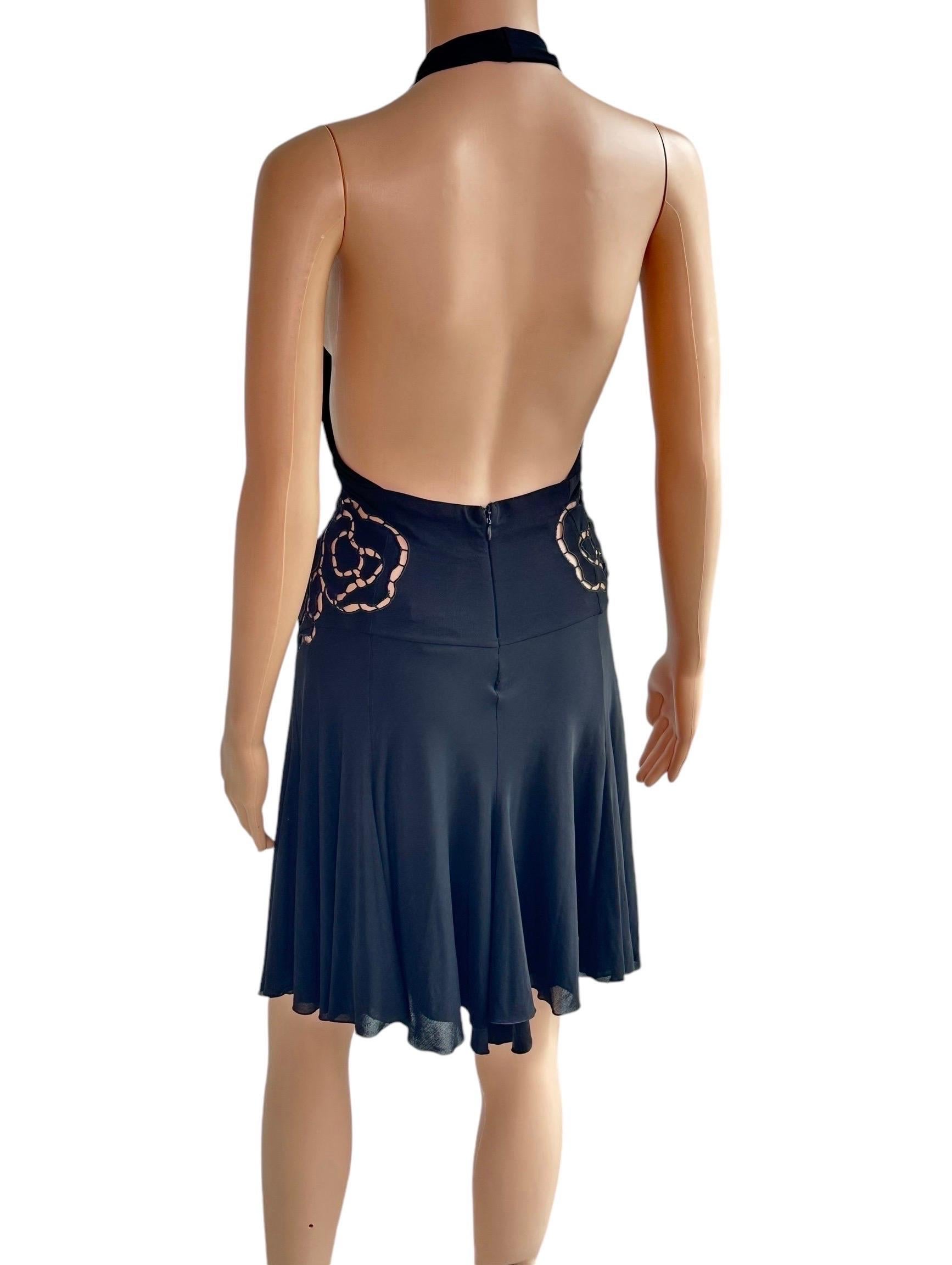 Roberto Cavalli - Passerella P/E 2002 - Mini Abito in Seta Nero con Scollo a Tuffo e Ritaglio in vendita 5