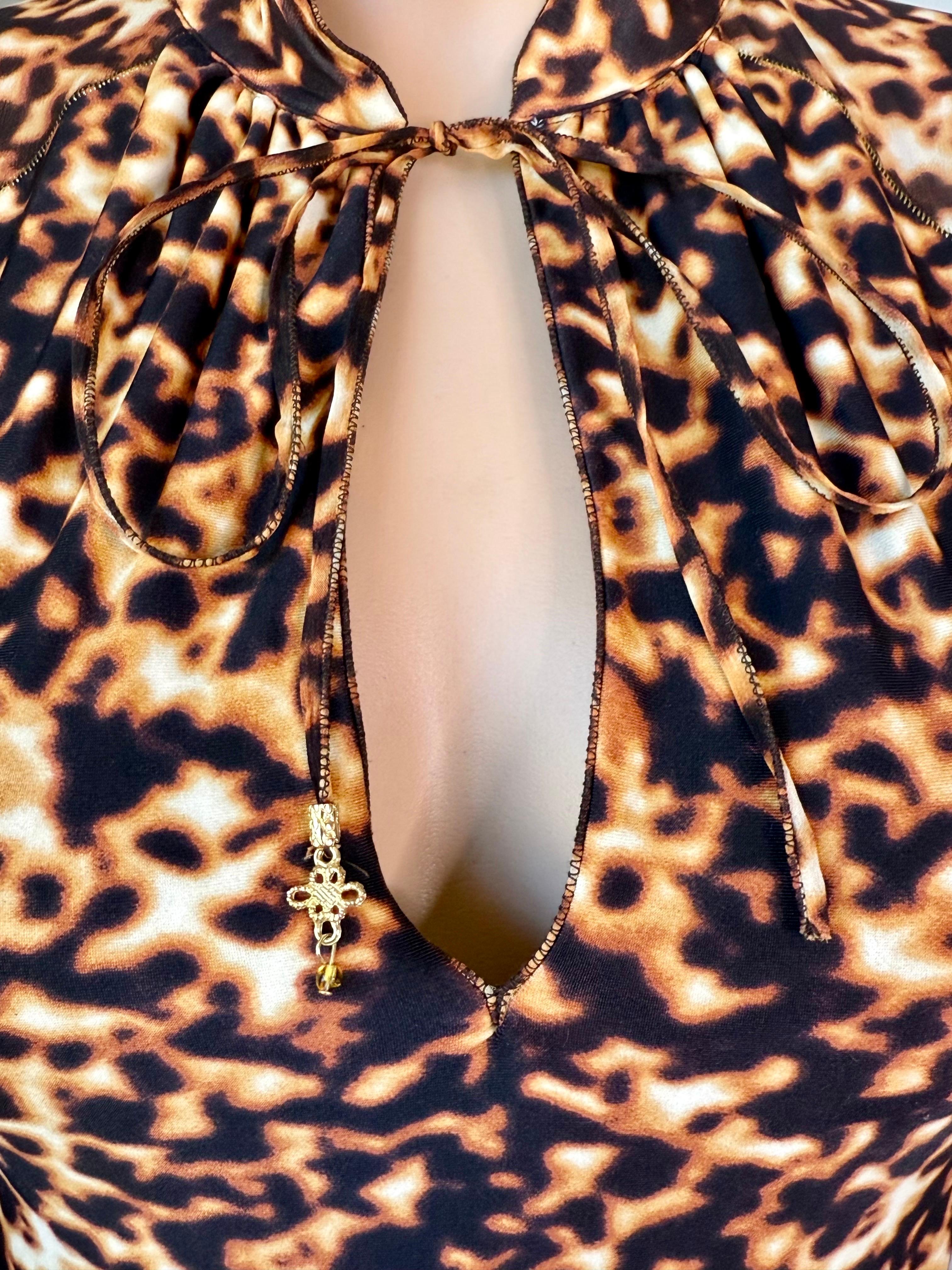 Roberto Cavalli F/S 2003 Chinoiserie Cheongsam Midikleid mit Tierdruck und Tiermuster im Angebot 14
