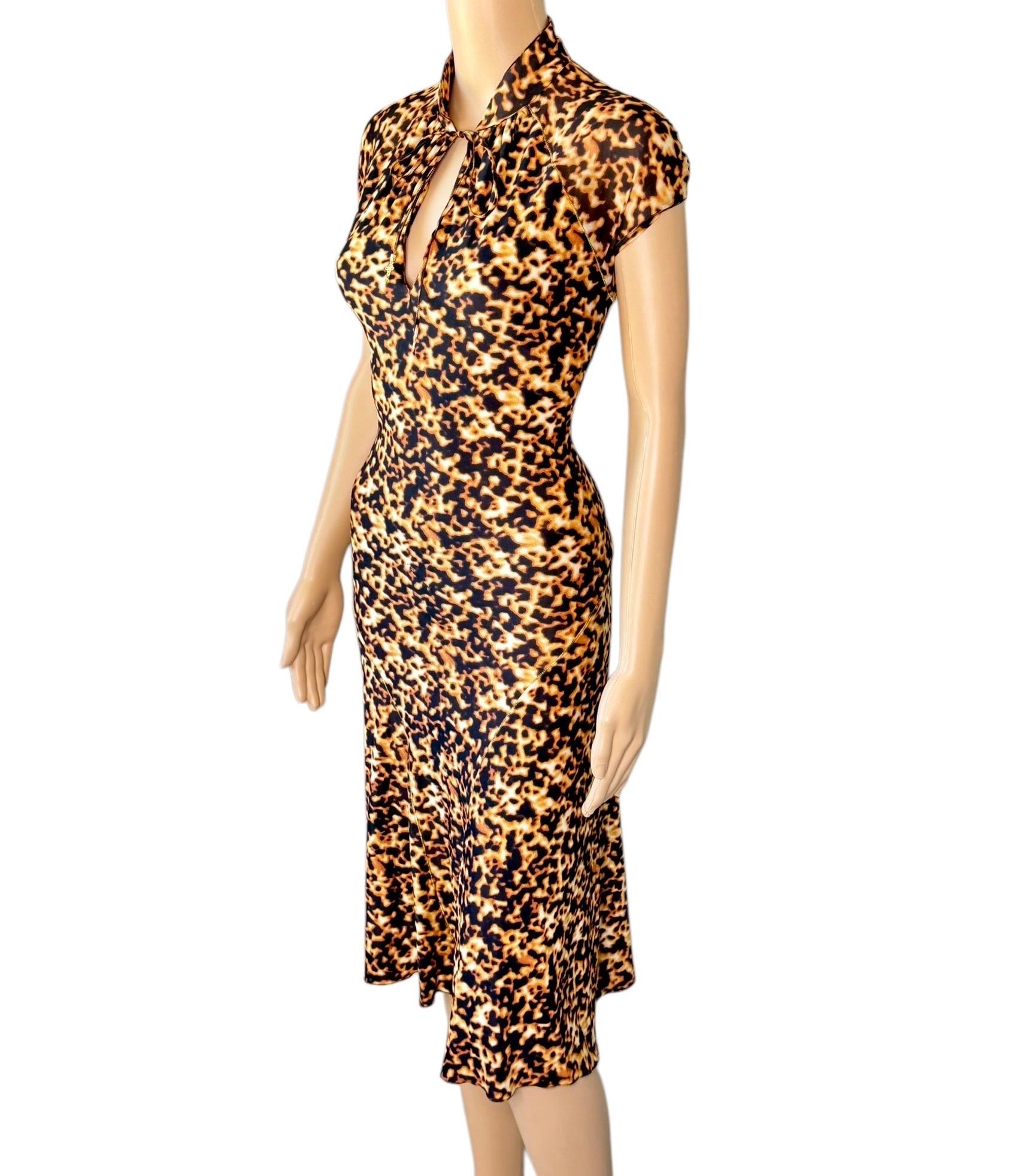 Roberto Cavalli F/S 2003 Chinoiserie Cheongsam Midikleid mit Tierdruck und Tiermuster

Größe M
