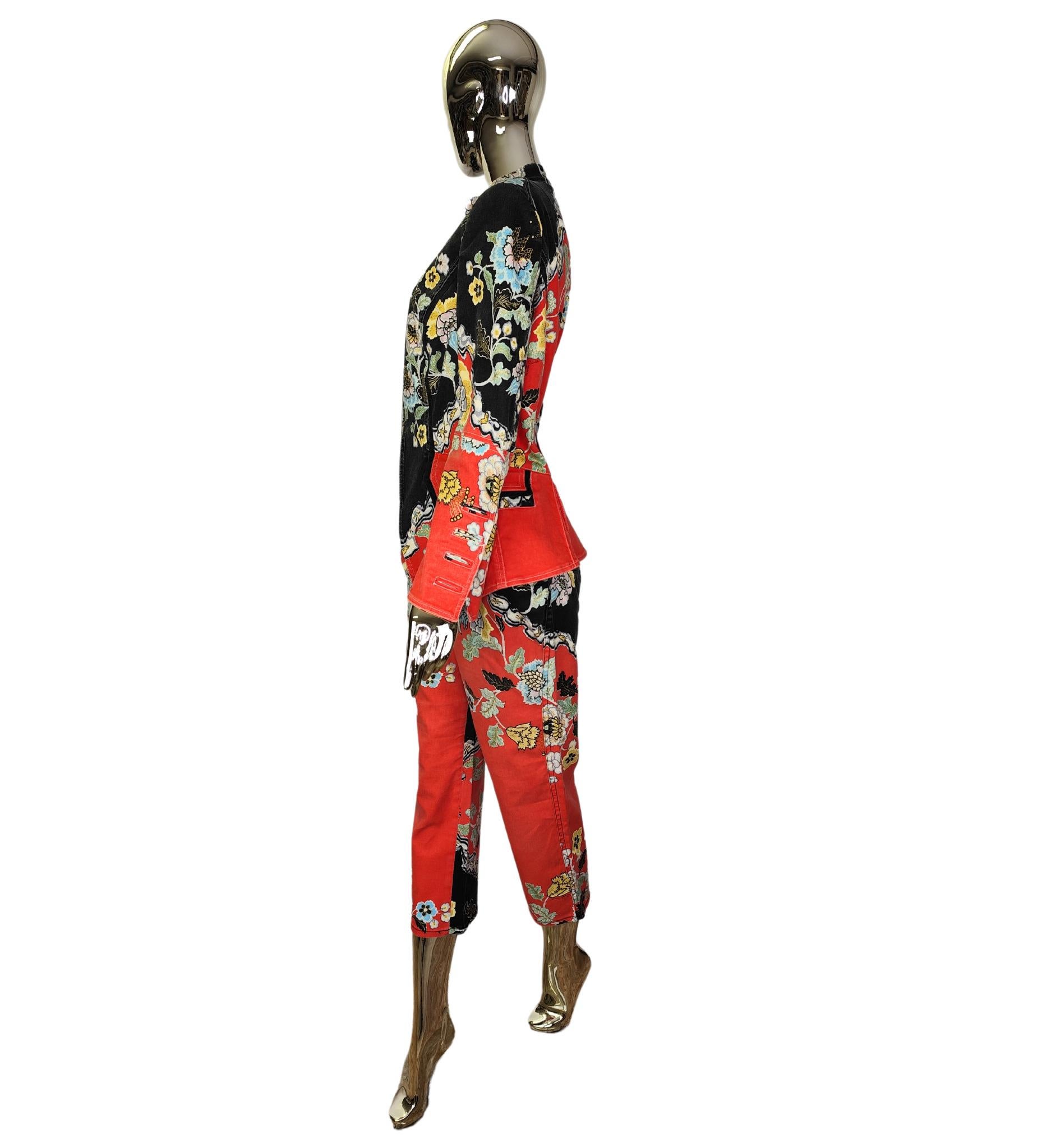 Roberto Cavalli S/S 2003 Chinoiserie jacket and pants set In Good Condition In Milano, IT