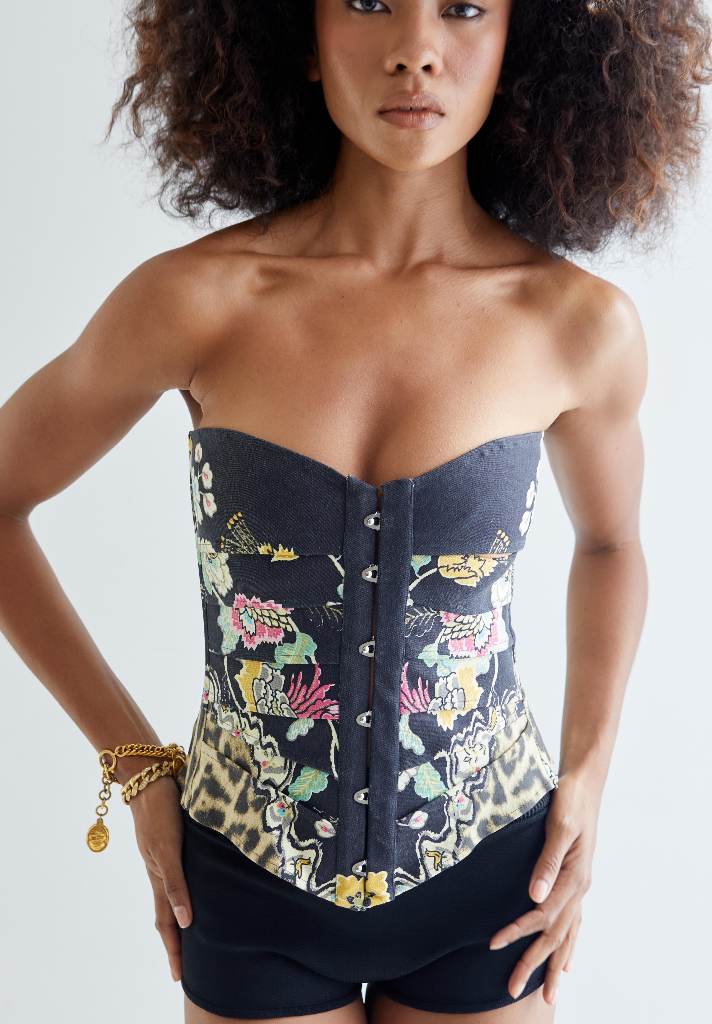 Donna Roberto Cavalli P/E 2003 bustier senza spalline con stampa leopardata e cineseria in vendita