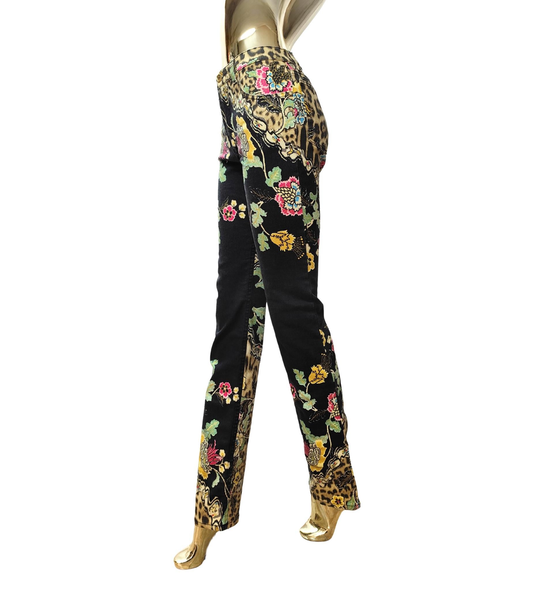 De las mujeres Roberto Cavalli S/S 2003 chinoiserie print black and yellow pants en venta