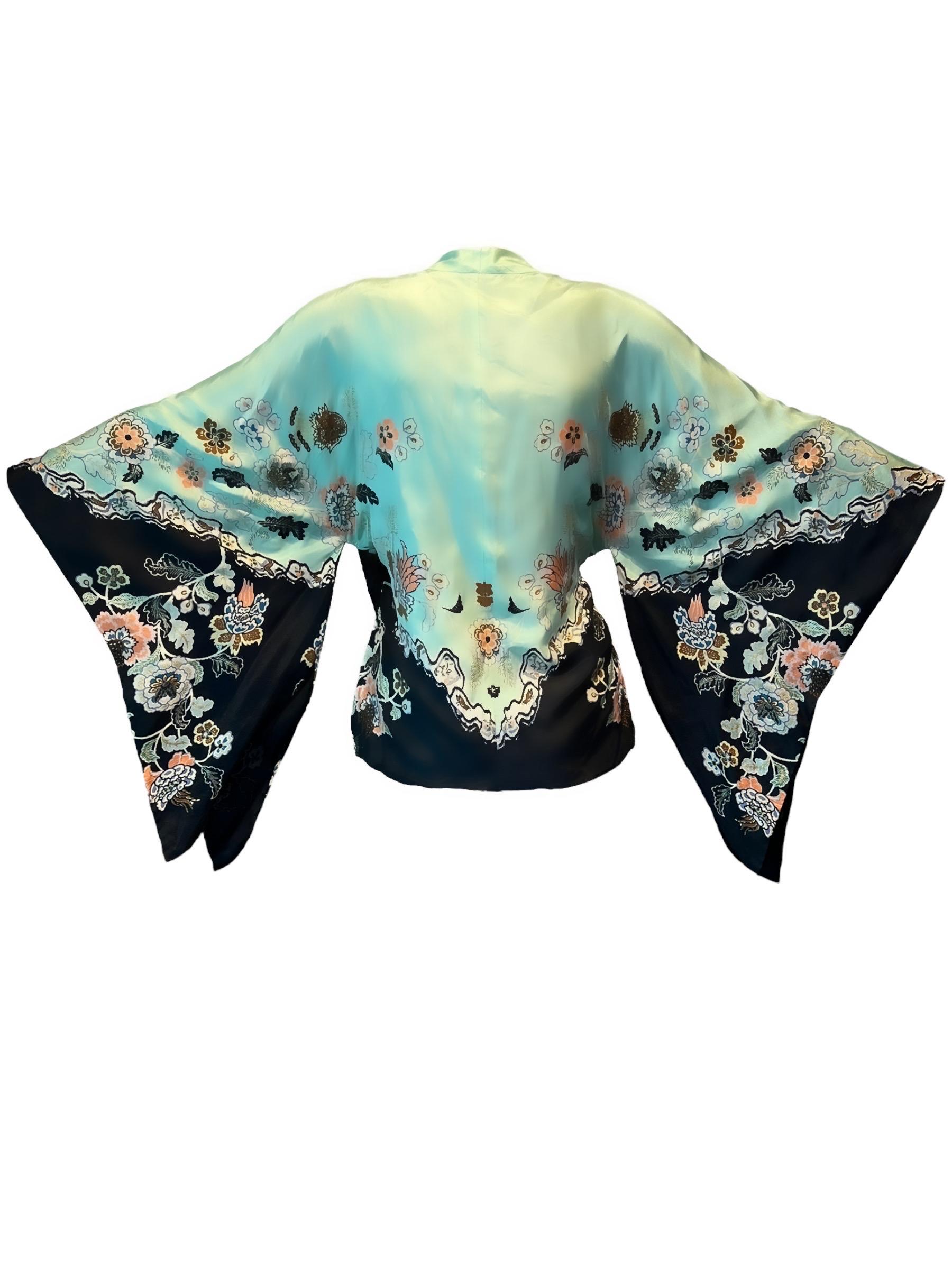 Roberto Cavalli S/S 2003 Runway Chinoiserie Print Silk Kimono Top

Look 9 form the Spring 2003 Collection.

Please note size tag has been removed.