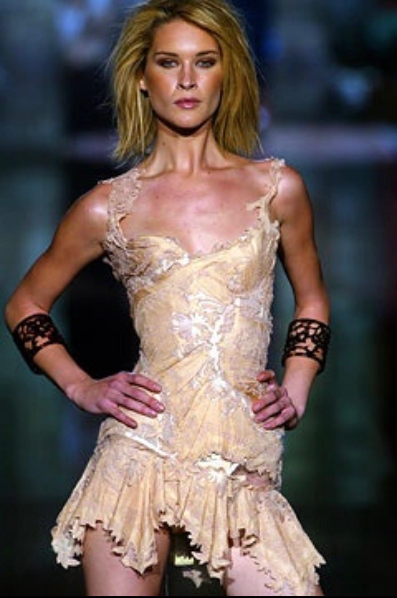 Roberto Cavalli, mini-robe de défilé S/S 2003 avec corset et bustier en maille transparente 11