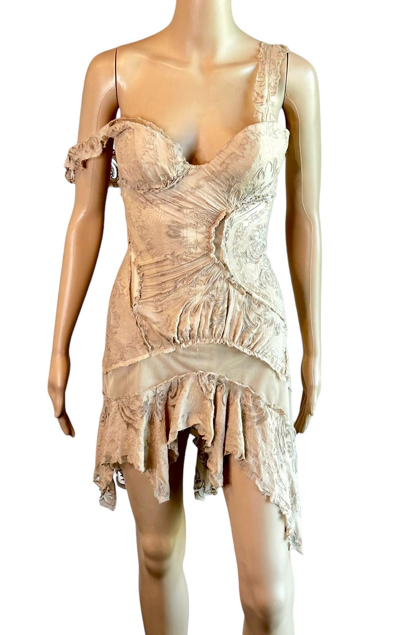 Roberto Cavalli S/S 2003 Runway Corset Bustier Sheer Mesh Panels Mini Dress Size M

Look 49 from the Spring 2003 Collection

FOLLOW US ON INSTAGRAM @OPULENTADDICT