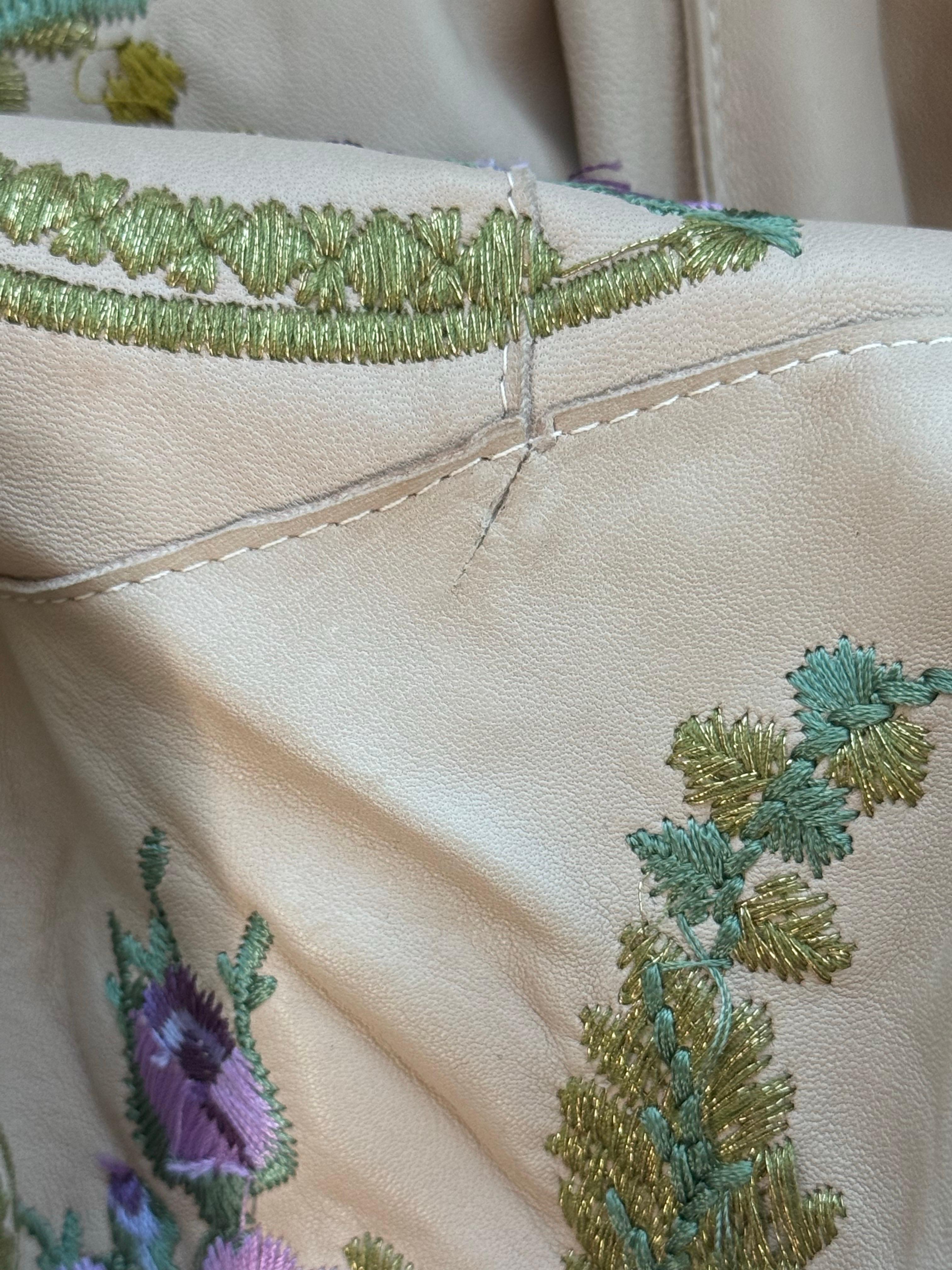 Roberto Cavalli S/S 2003 Laufsteg Leder bestickte florale Zug Jacke Mantel im Angebot 14