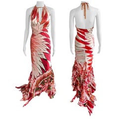 Roberto Cavalli S/S 2004 Vestido de noche de seda con escote profundo y cola con volantes
