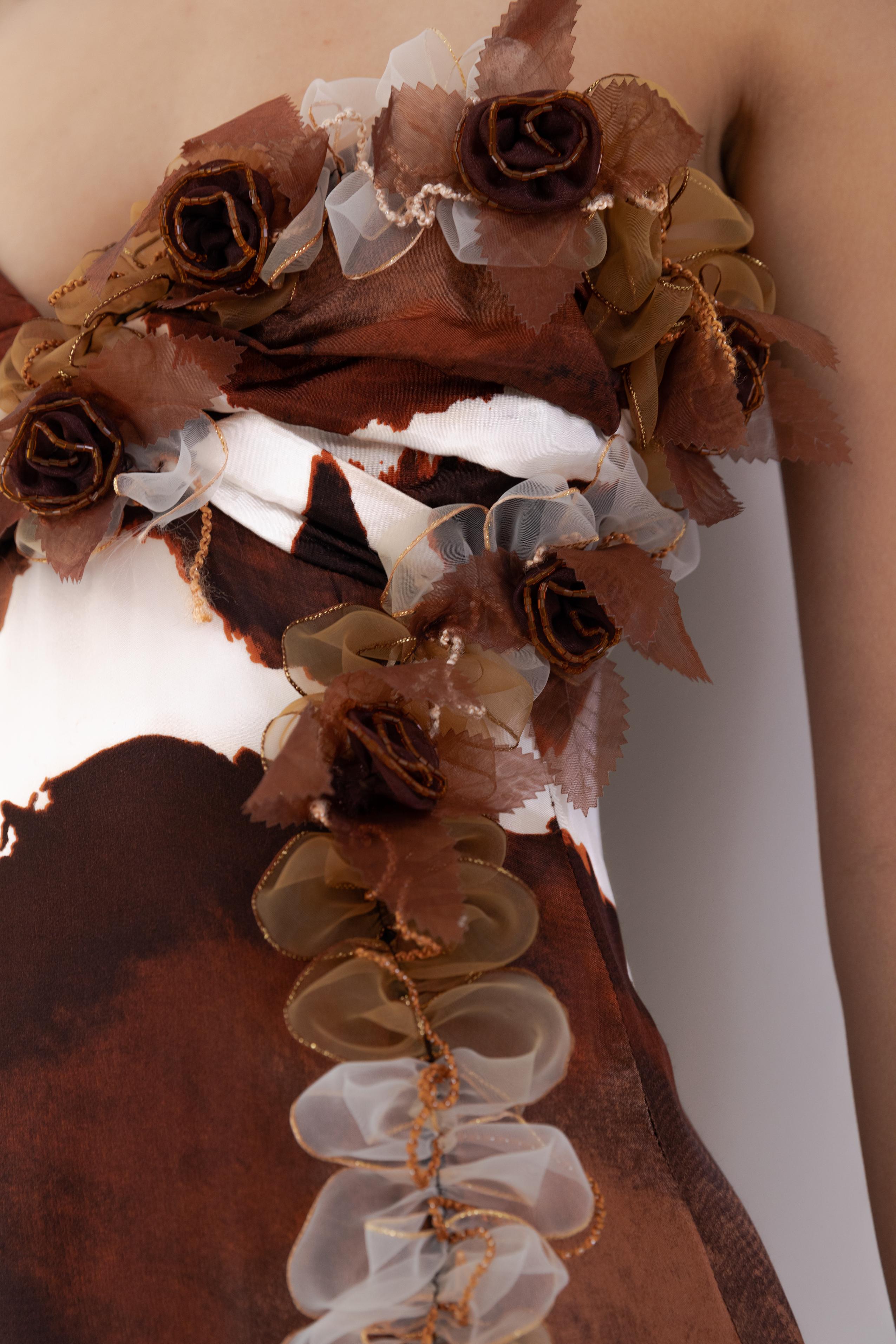 Roberto Cavalli S/S 2006 Seidenkleid mit Giraffendruck und 3D-Blumenapplikationen im Angebot 7