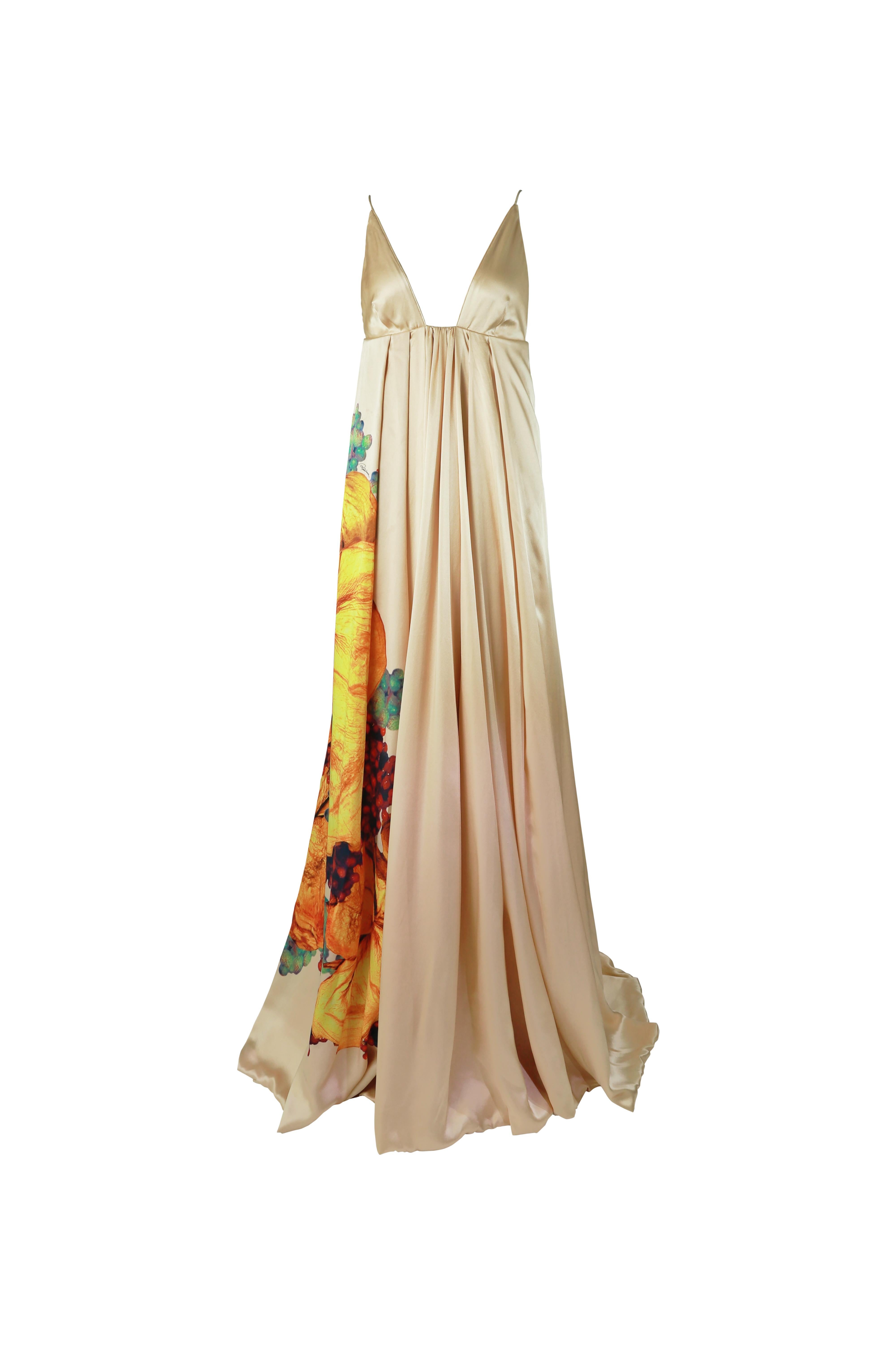 Beige ROBERTO CAVALLI S/s 2008 Abito in seta avorio con stampa floreale e svasatura ampia Nuovo con etichetta in vendita