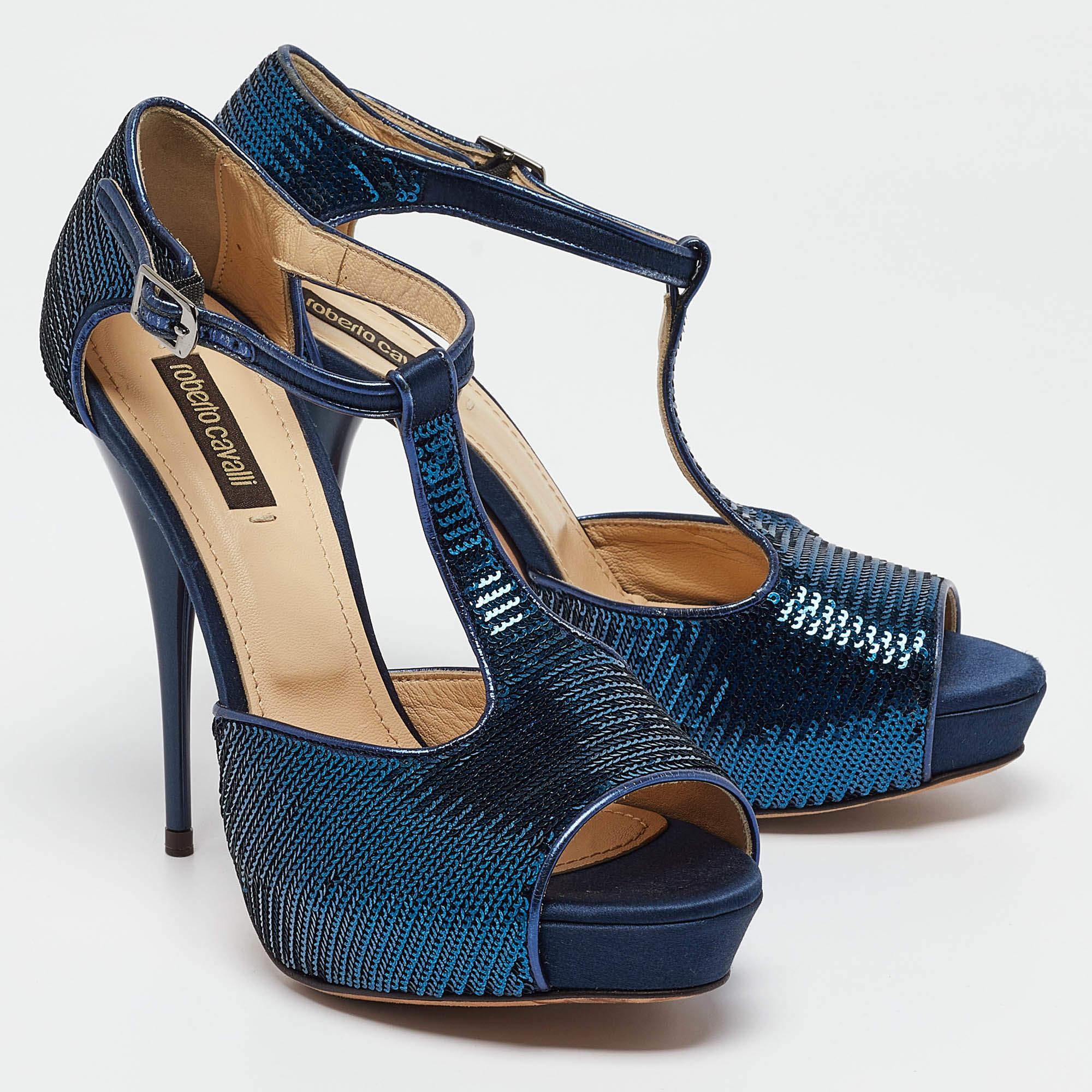 Roberto Cavalli Sequins T-Strap Open Toe Platform Ankle Strap Sandals Size 37 In Excellent Condition In Dubai, Al Qouz 2
