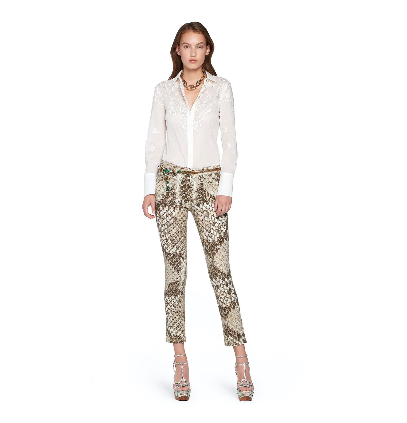 Roberto Cavalli Serpiente Gold Python Print Low Rise Skinny Jeans Größe 40 im Zustand „Neu“ in Paradise Island, BS