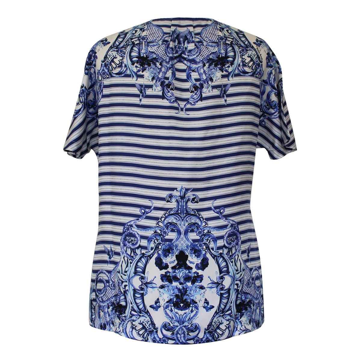 Beautiful Roberto Cavalli blouse
Silk
Fancy print
White and blue
Short sleeve
Total length cm 60 (23.6 inches)
WORLDWIDE EXPRESS SHIPPING INCLUDED IN THE PRICE !