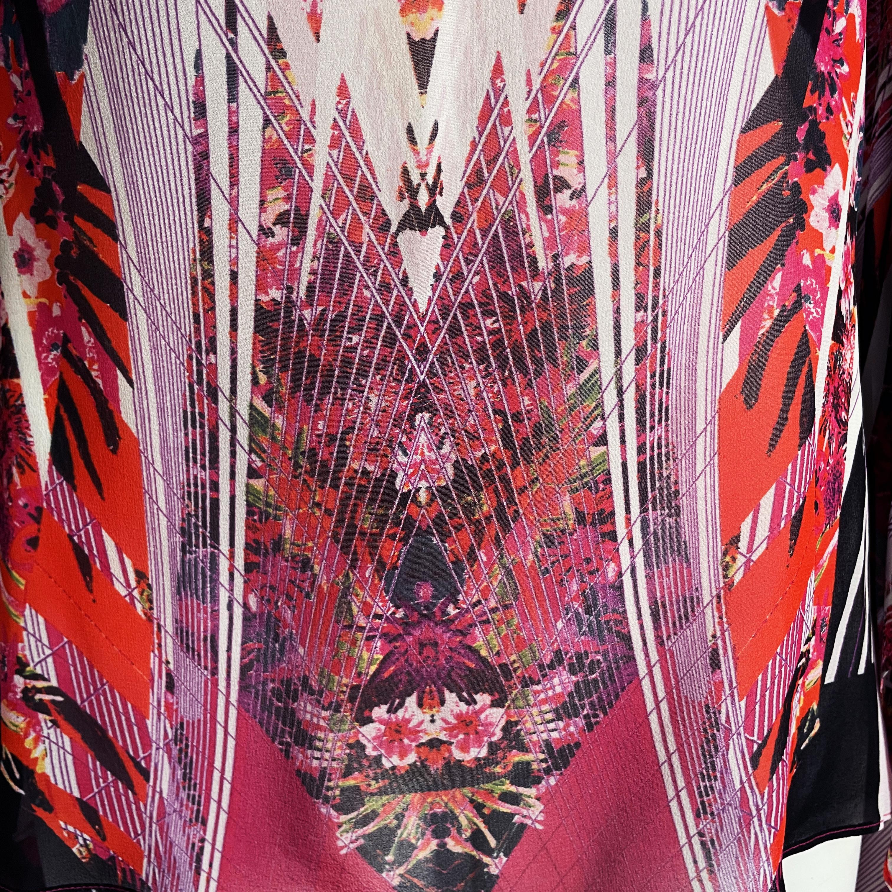 Roberto Cavalli Silk Caftan Blouse with Belt Abstract Print Angel Sleeve OSFM For Sale 5