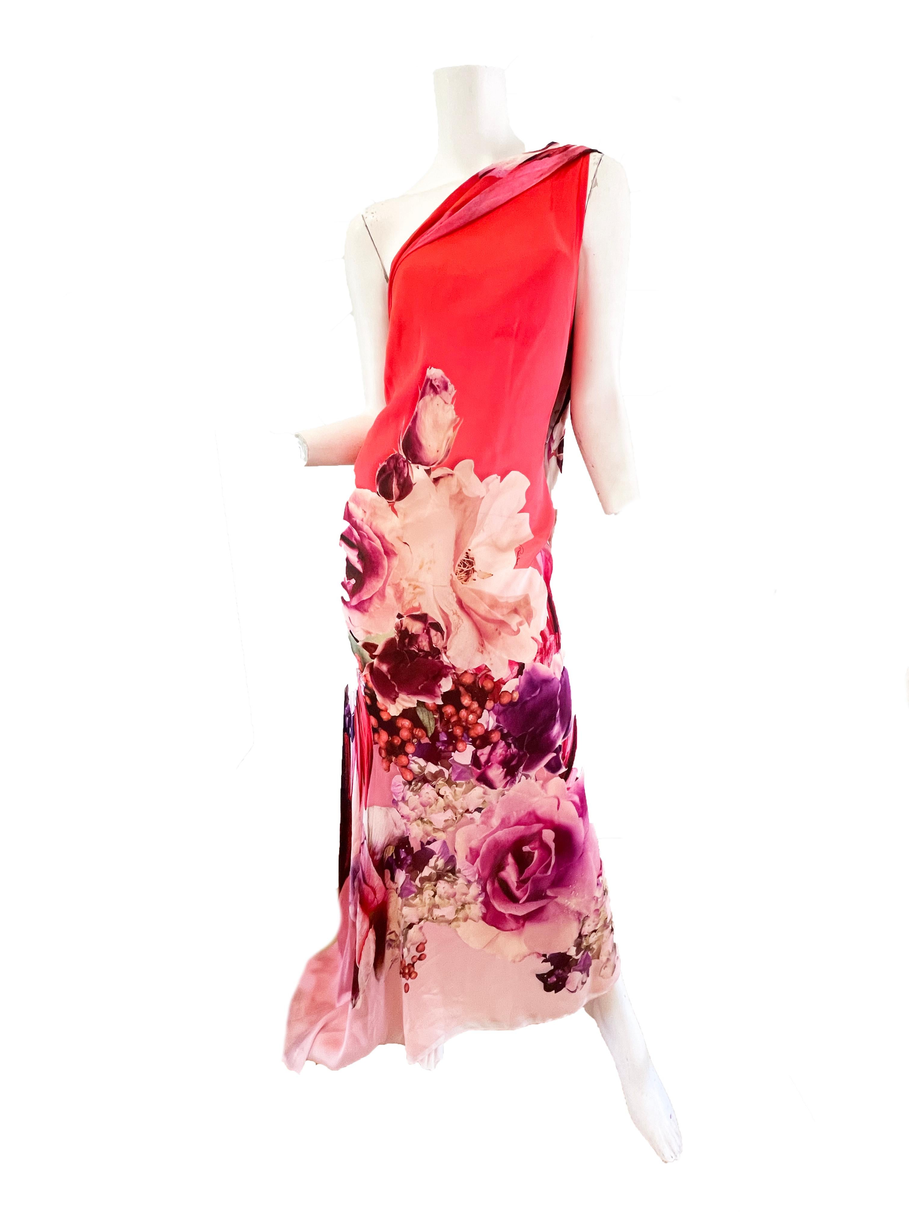 Roberto Cavalli Silk One Shoulder Gown. Condition: Excellent
Size S / US4 / IT40

24.5