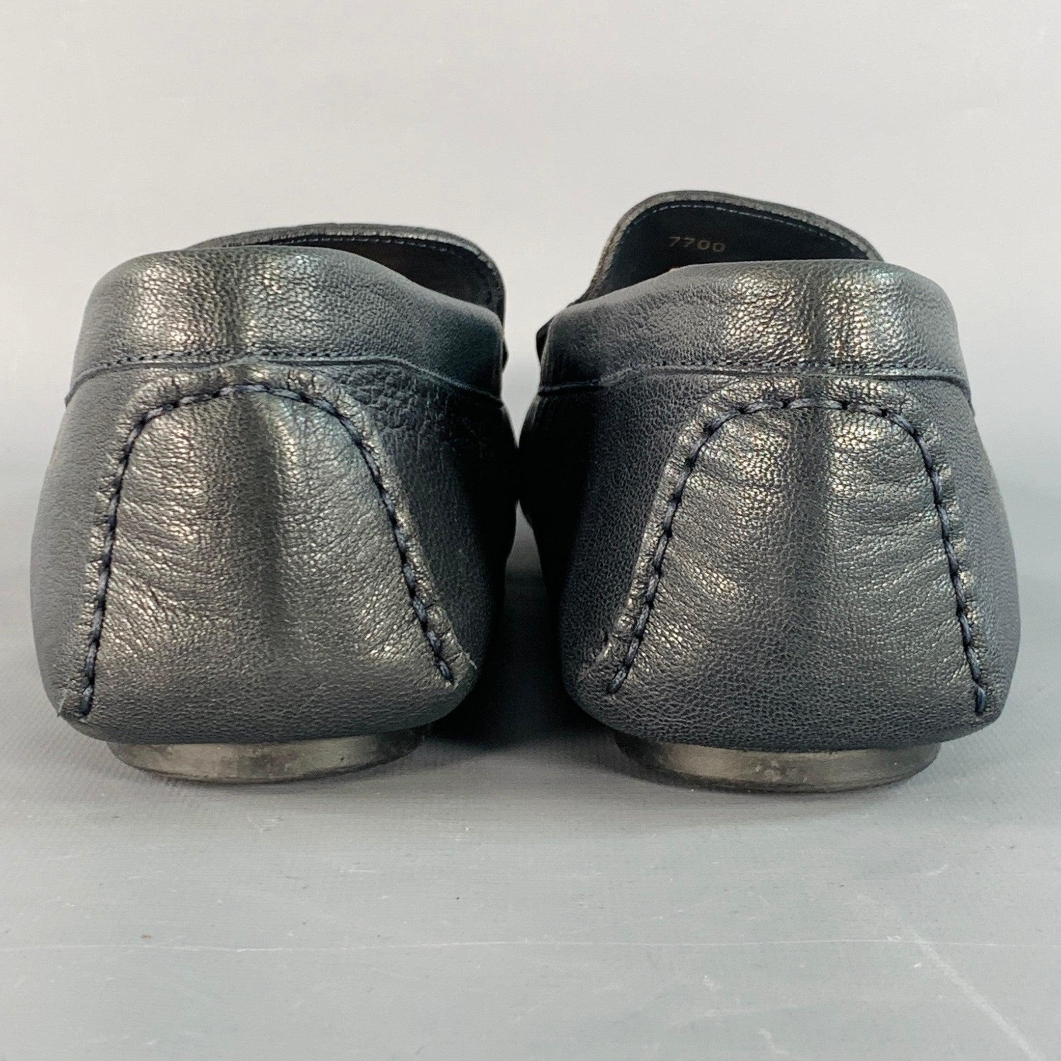 Argent ROBERTO Cavalli Size 11.5 Navy Silver Logo Embroidery Leather Drivers Loafers en vente