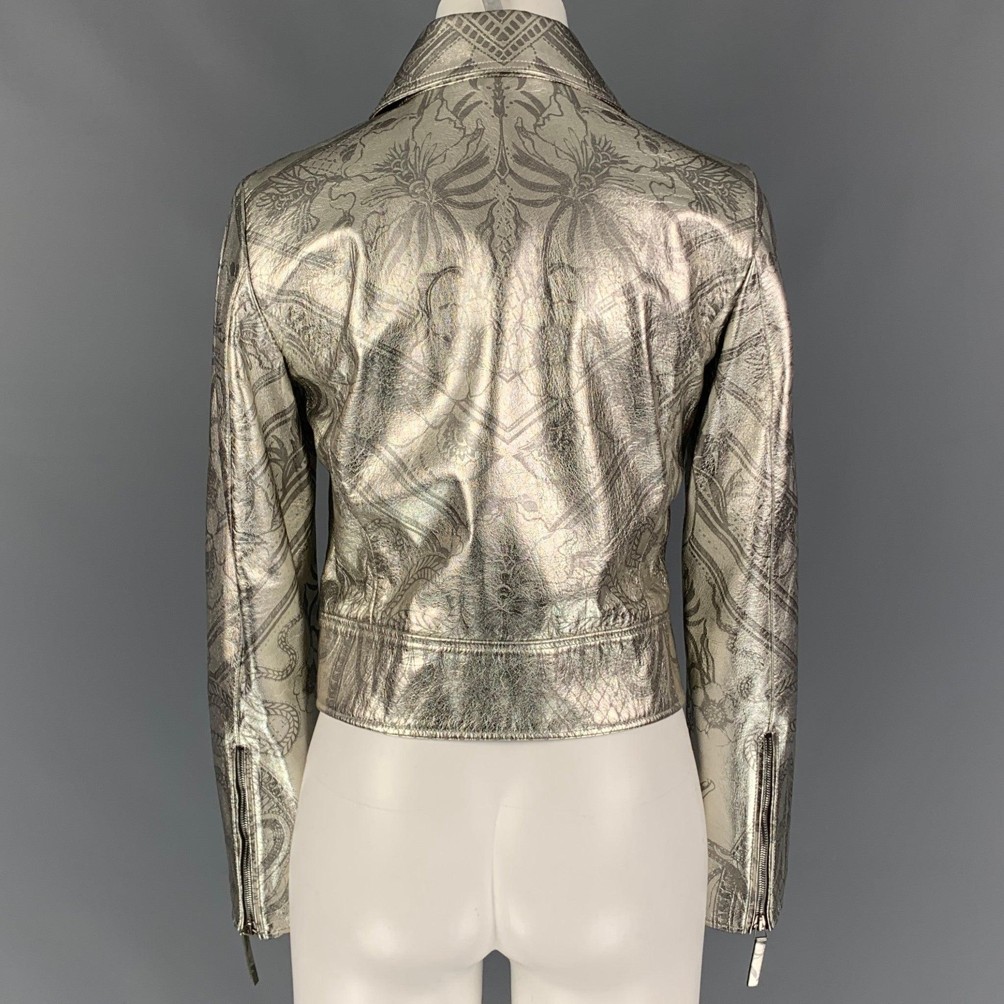 Women's ROBERTO CAVALLI Size 4 Silver Print Leather Metallic Cropped Biker Jacket For Sale