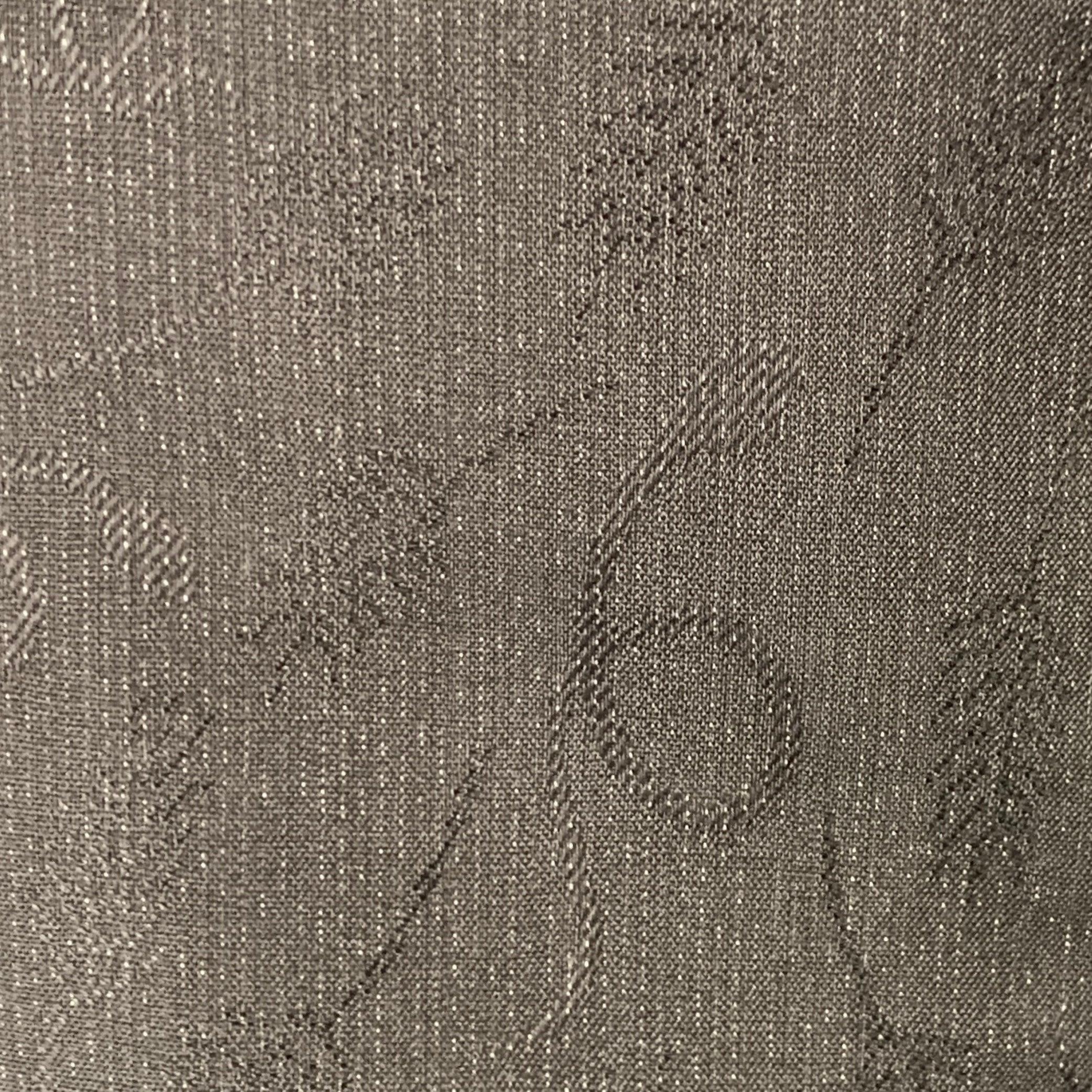 Manteau sport ROBERTO CAVALLI en jacquard de laine noir et gris avec doublure intégrale, revers en pointe, motif subtil de serpents et de feuilles, poches à rabat et double boutonnage. Fabriqué en Italie. Nouveau avec étiquettes. 

Marqué :   IT 50