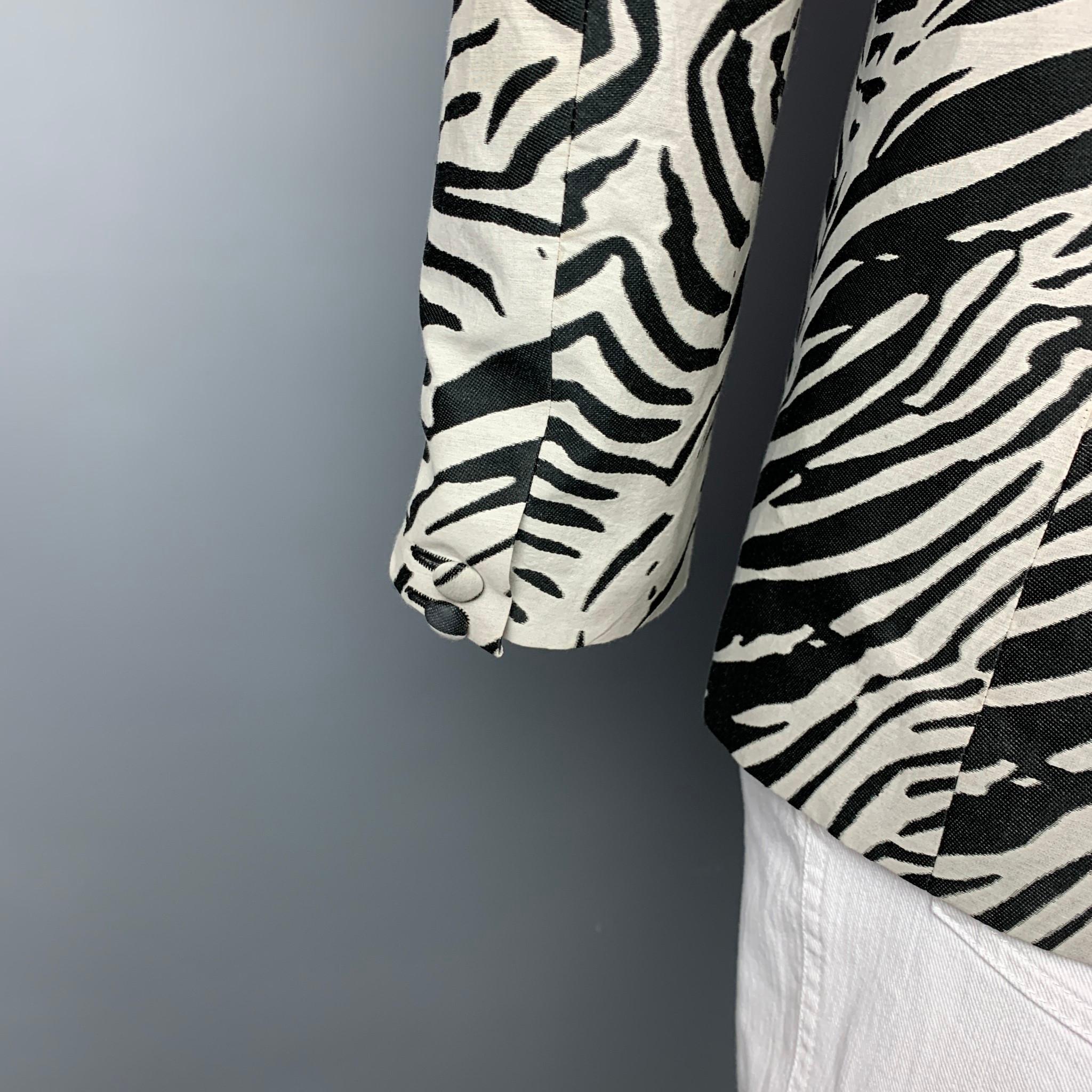 Men's ROBERTO CAVALLI Size 42 Black & White Zebra Print Polyester Blend Sport Coat