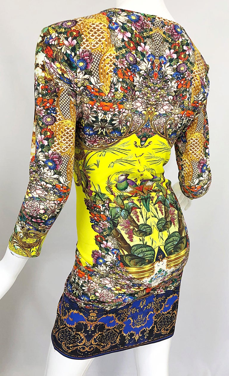 Women's Roberto Cavalli Size 42 / US 6 - 8 Yellow Novelty Bird Print 3/4 Sleeve Dress For Sale