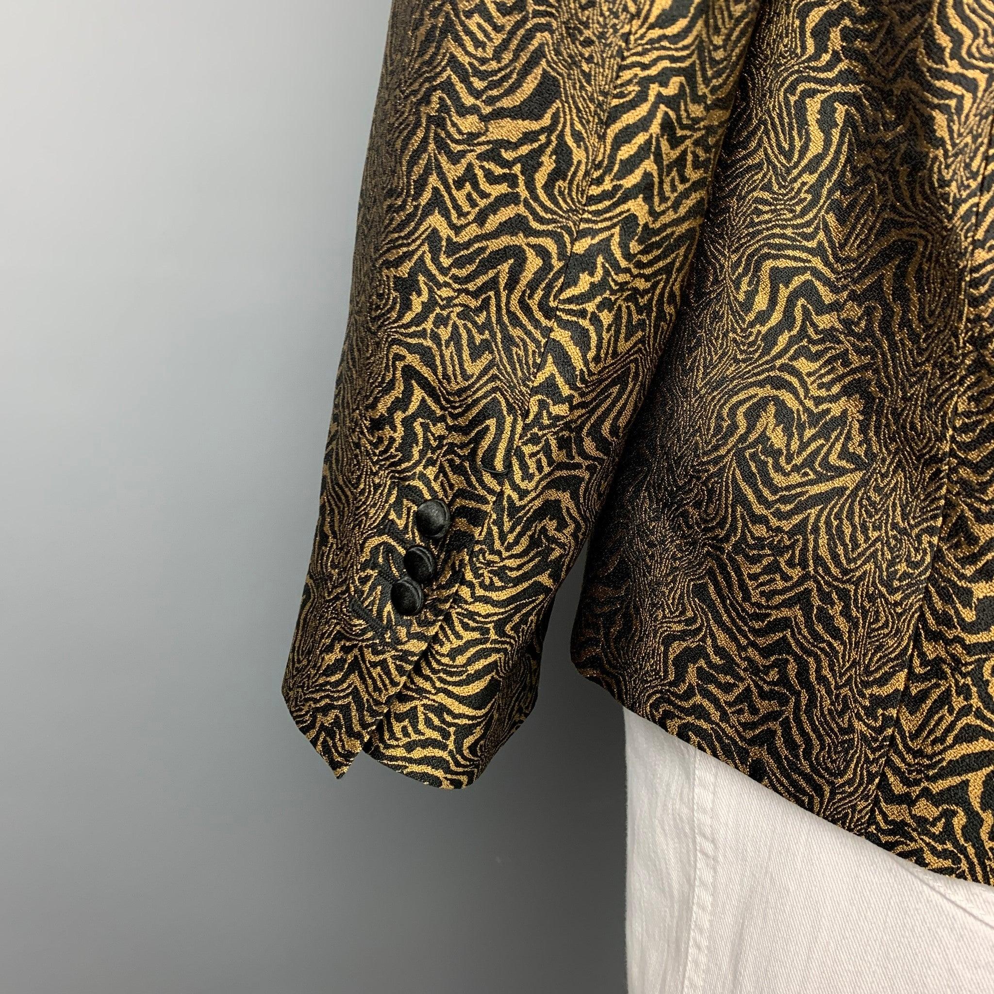 ROBERTO CAVALLI Size 44 Black & Gold Jacquard Silk Sport Coat For Sale 2
