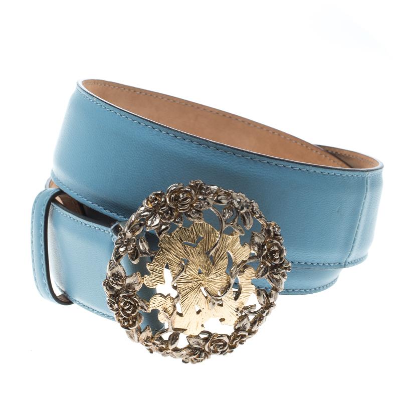 Everybody wants to own a belt as gorgeous as this one from Roberto Cavalli! It has been crafted from sky blue leather in Italy and decorated with a gold-tone buckle and a single loop.

Includes: Original Dustbag


